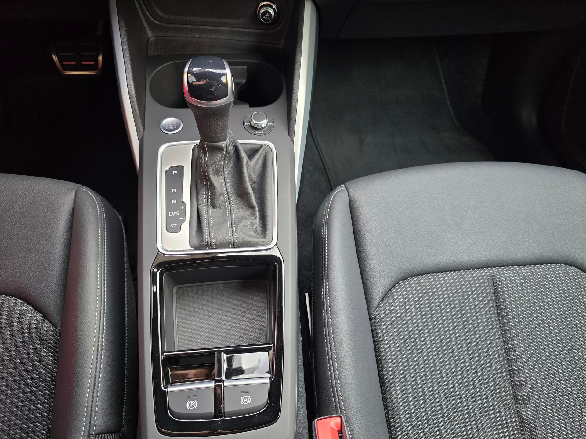 AUDI Q2 40 TFSI advanced Attraction quattro S-tronic-image-12