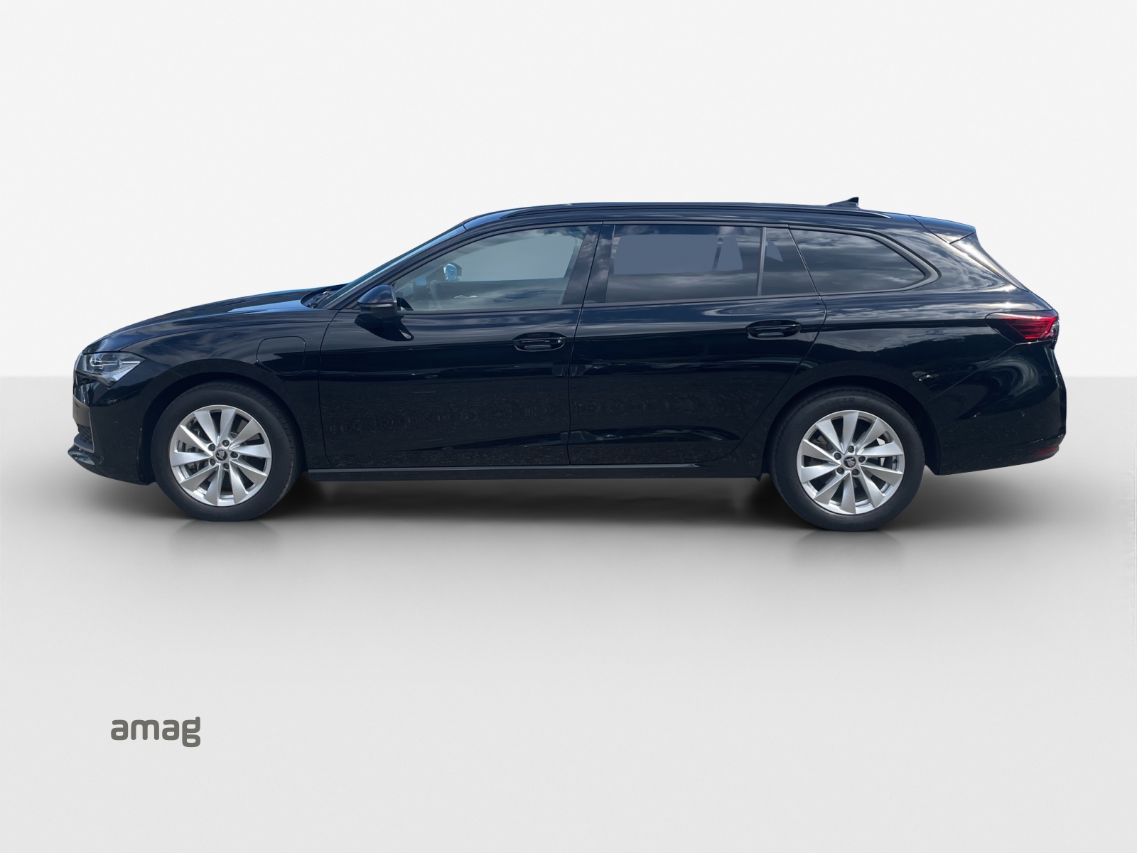 SKODA Superb Combi 1.5 TSI PHEV Selection DSG-showroom-element-1