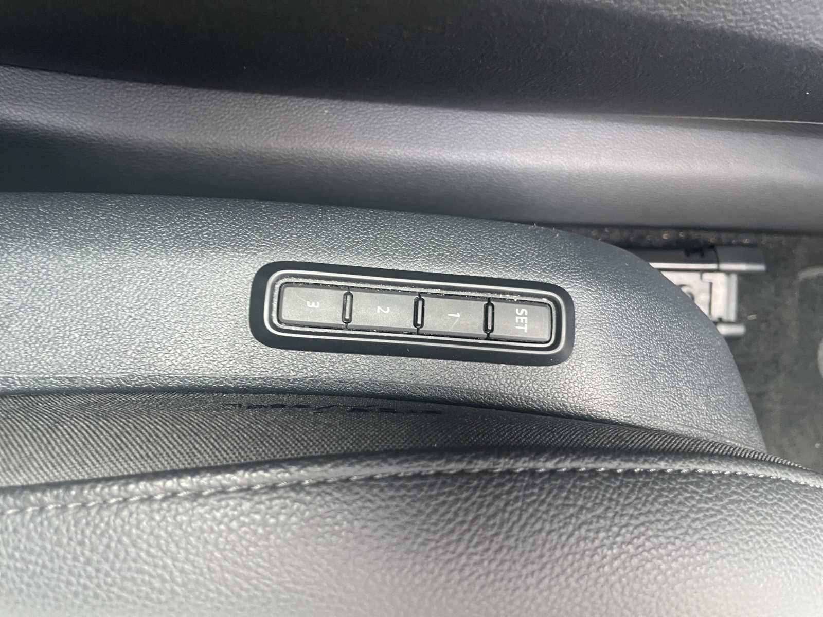 SKODA Superb Combi 1.5 TSI PHEV Selection DSG-image-15