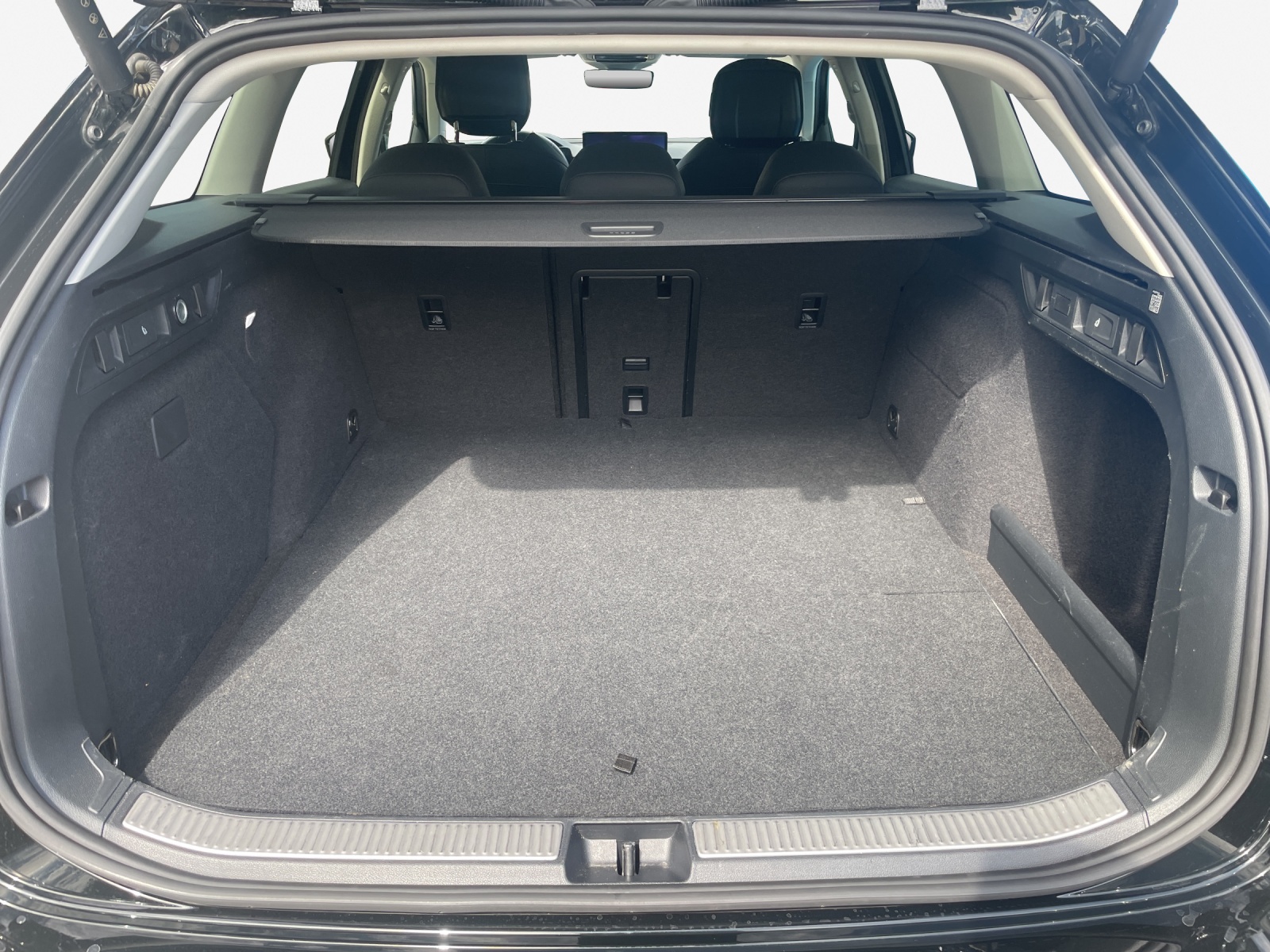 SKODA Superb Combi 1.5 TSI PHEV Selection DSG-image-12