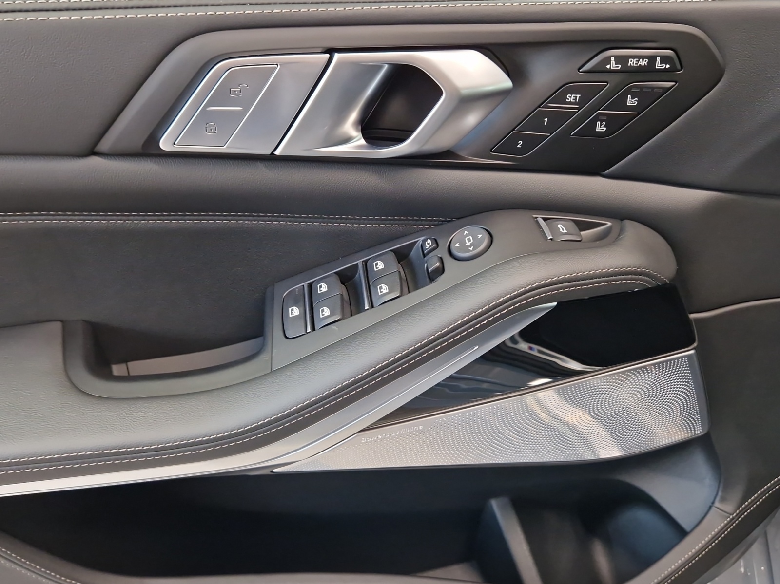 BMW X7 xDrive 48V 40d M Sport Pro Steptronic-image-7
