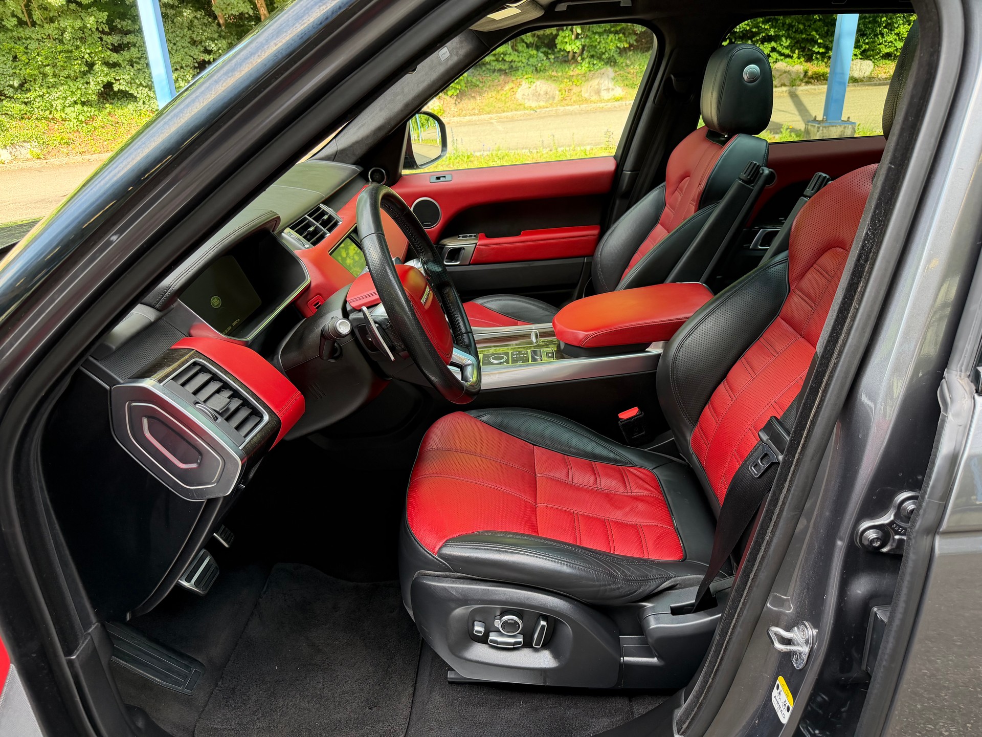 LAND ROVER Range Rover Sport 3.0 SDV6 Autobiography Automatic-image-10