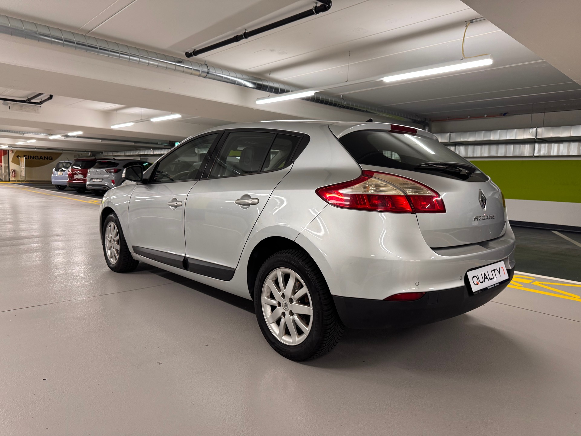 RENAULT Mégane 2.0 16V Privilège CVT-image-6