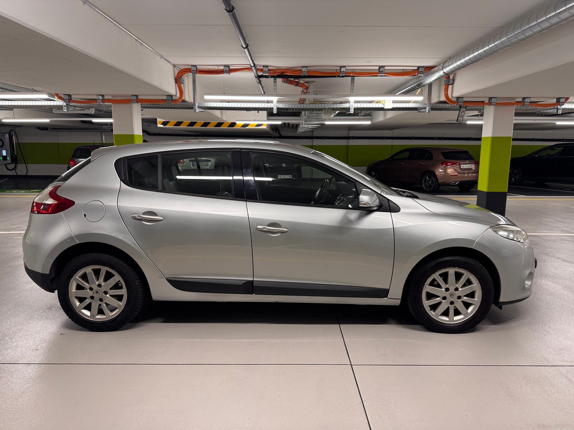 RENAULT Mégane 2.0 16V Privilège CVT-image-3