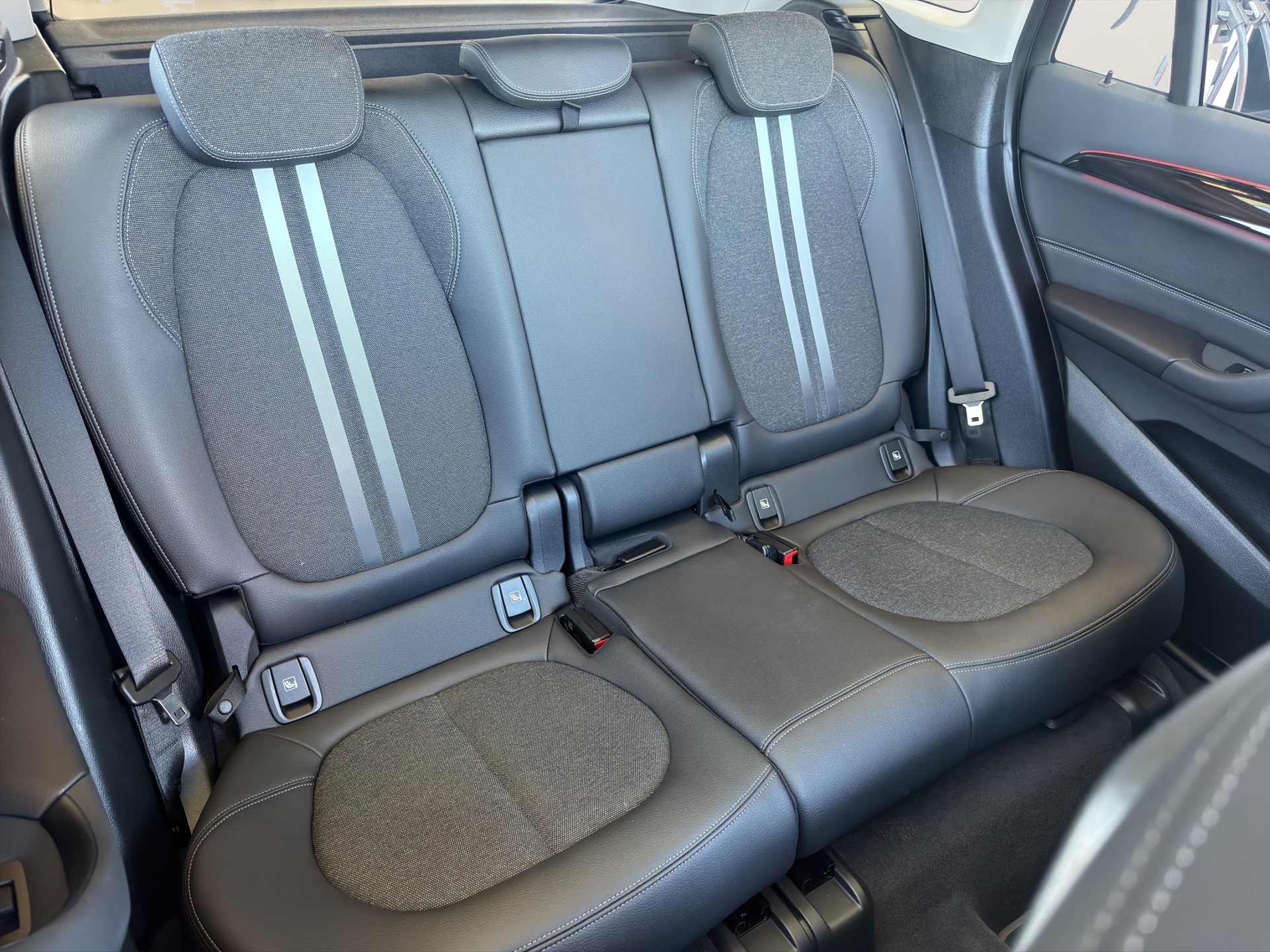 BMW X1 xDrive 18d Sport Line-image-18