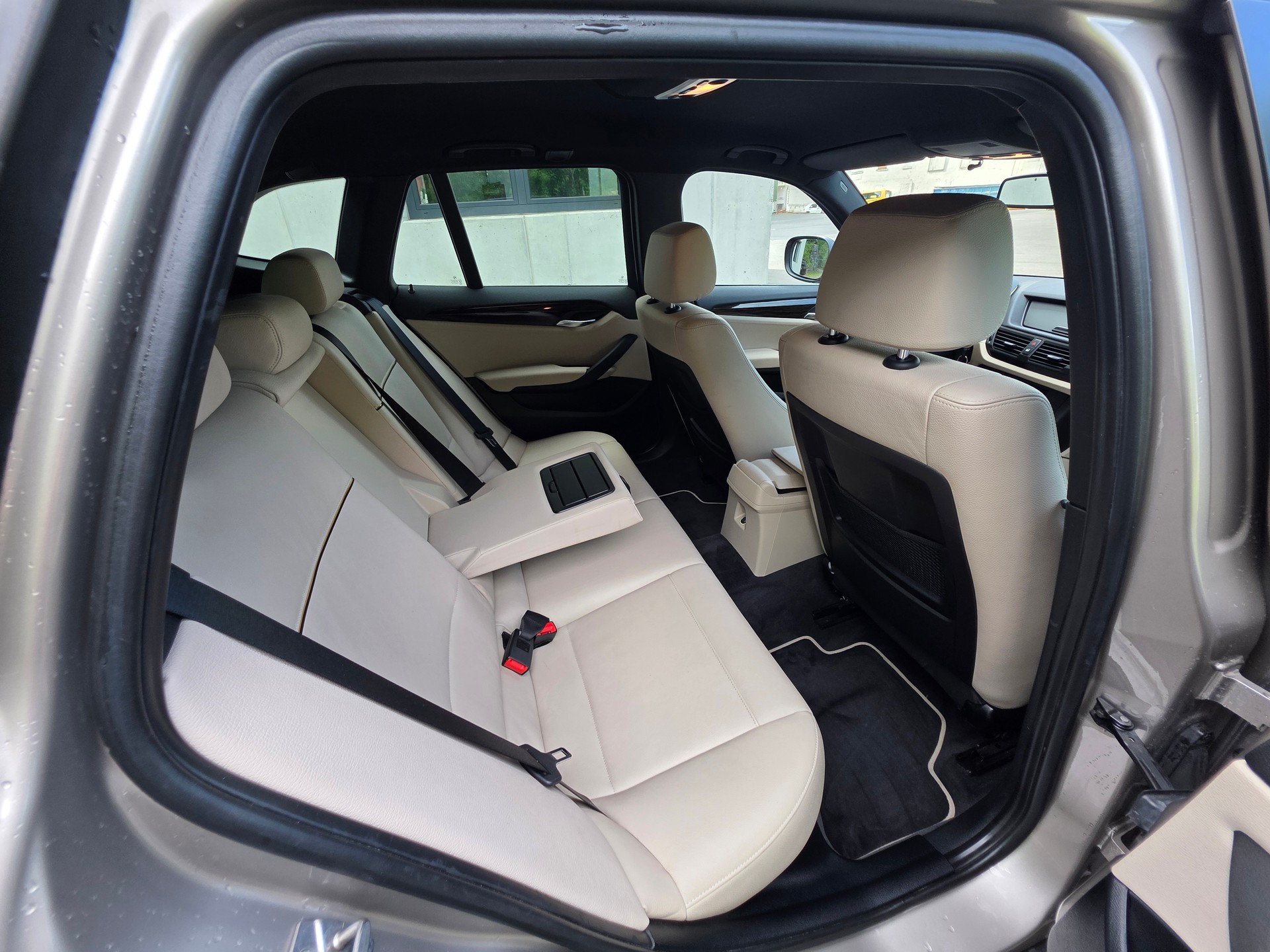 BMW X1 xDrive 20d-image-23