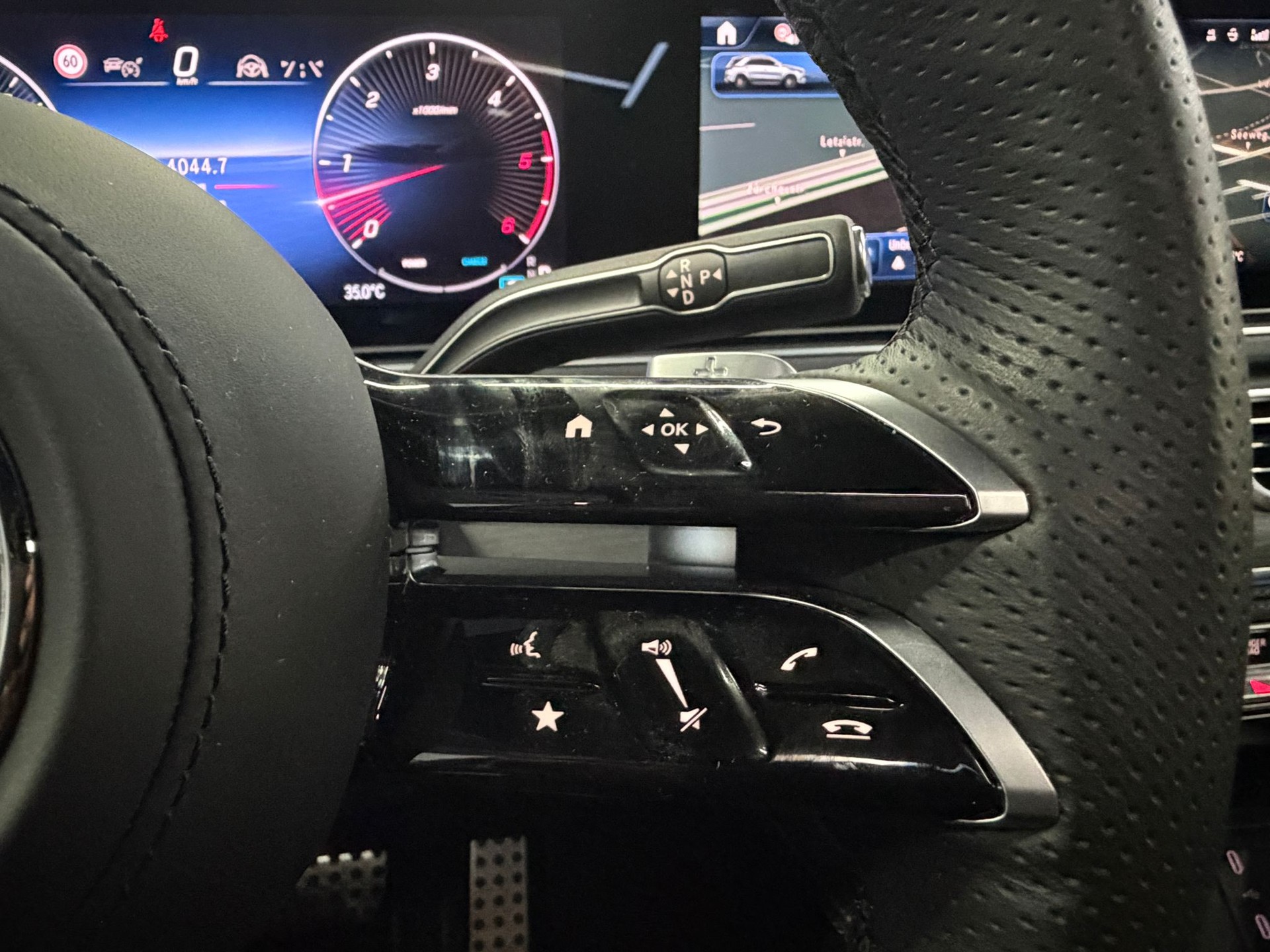 MERCEDES-BENZ GLE 450d 4MATIC AMG | 53 AMG Bodykit | Head-Up | 360° | Panorama | Burmester | AHK-image-19
