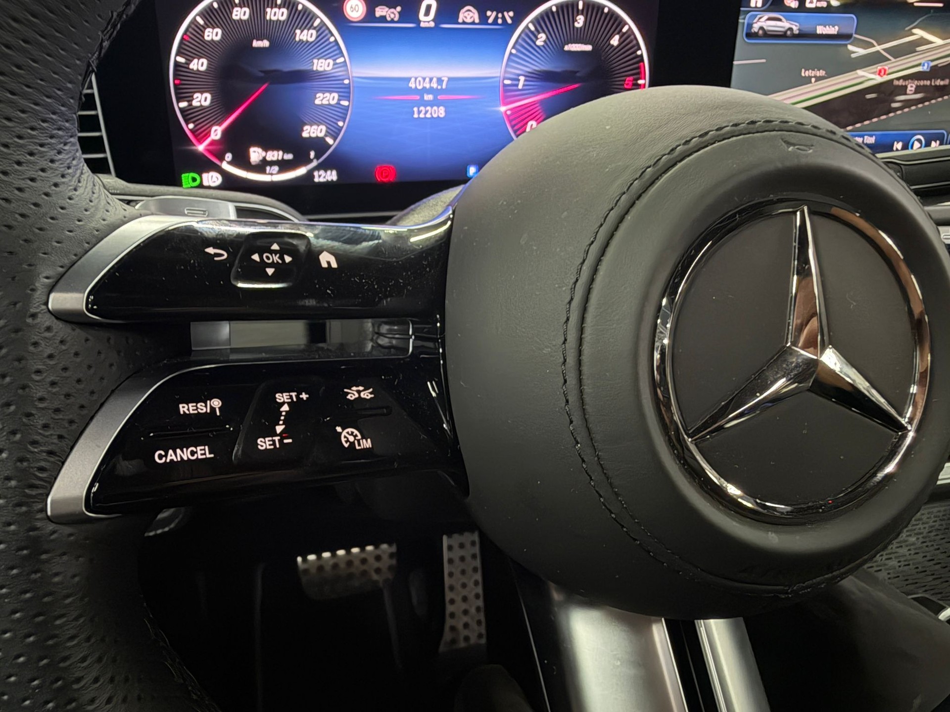 MERCEDES-BENZ GLE 450d 4MATIC AMG | 53 AMG Bodykit | Head-Up | 360° | Panorama | Burmester | AHK-image-18