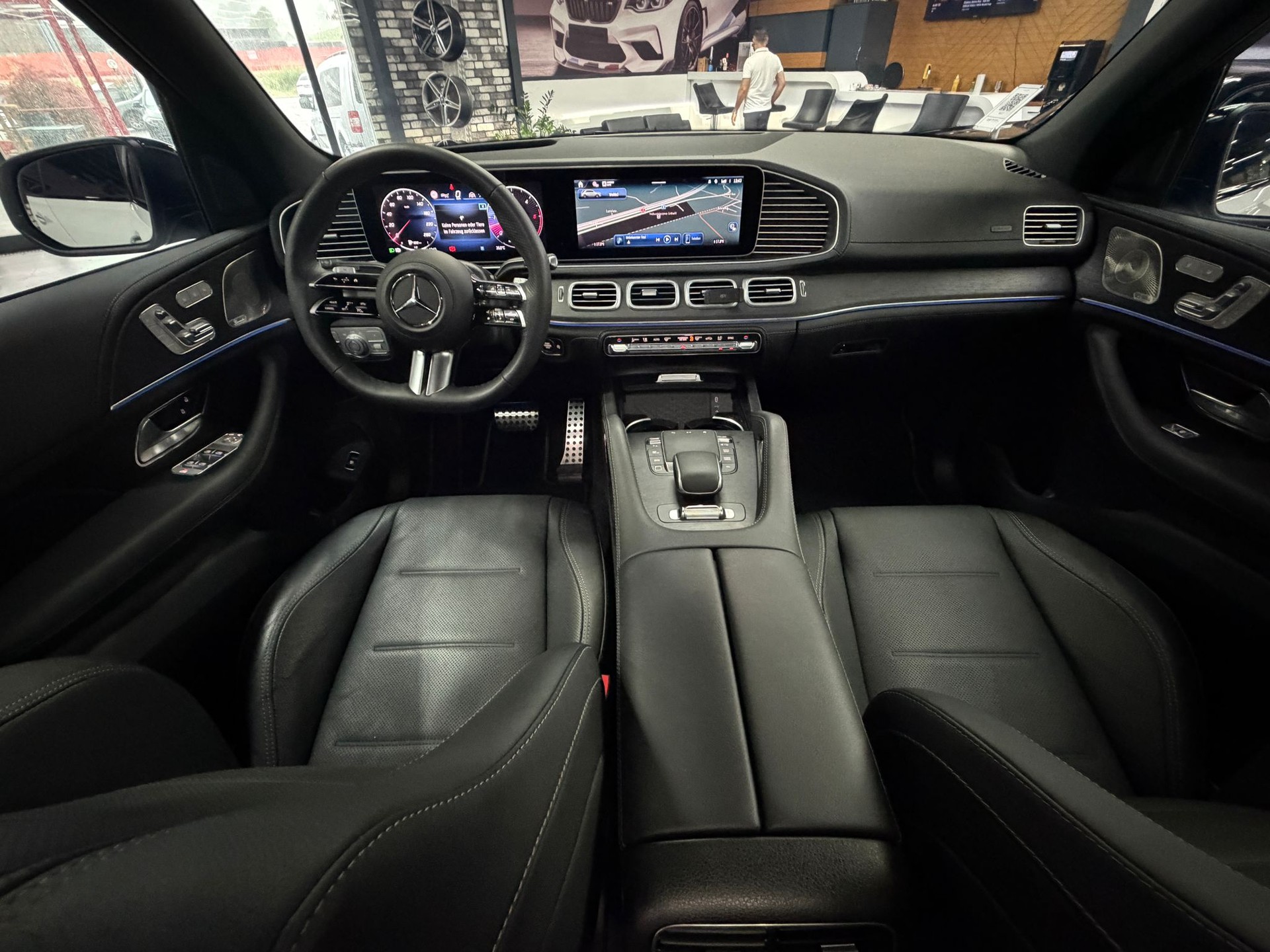 MERCEDES-BENZ GLE 450d 4MATIC AMG | 53 AMG Bodykit | Head-Up | 360° | Panorama | Burmester | AHK-image-13