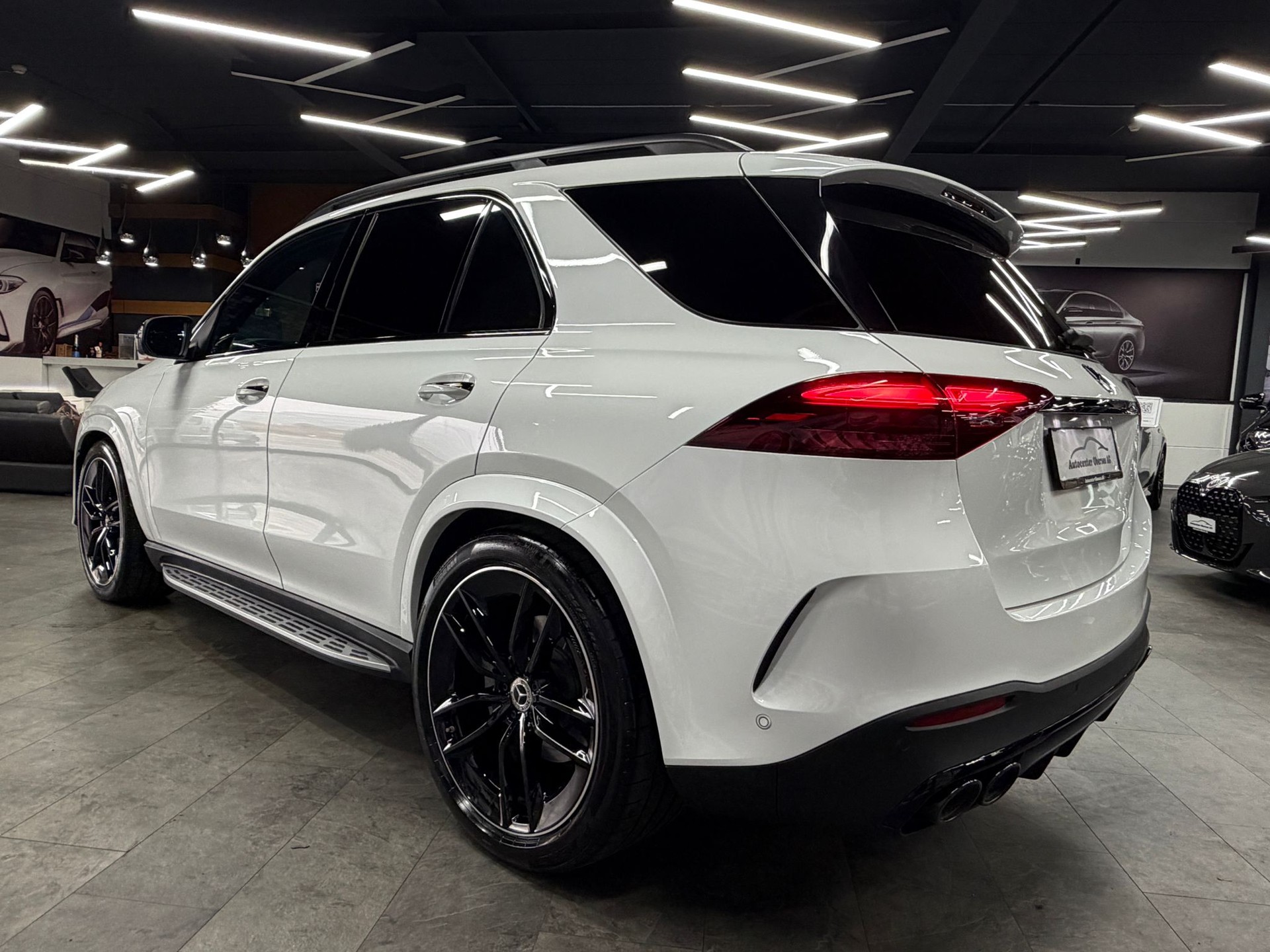MERCEDES-BENZ GLE 450d 4MATIC AMG | 53 AMG Bodykit | Head-Up | 360° | Panorama | Burmester | AHK-image-8