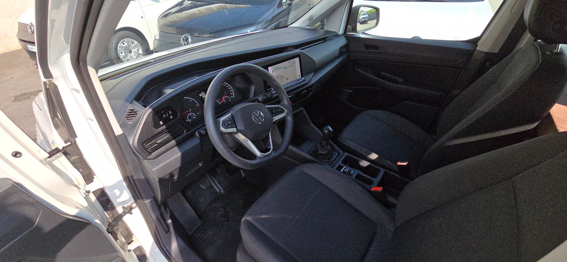 VW GEOVAN M 2.0TDI - NEUES MODEL - Navi - PDC - Klima - DAB+ - Tempomat-image-6