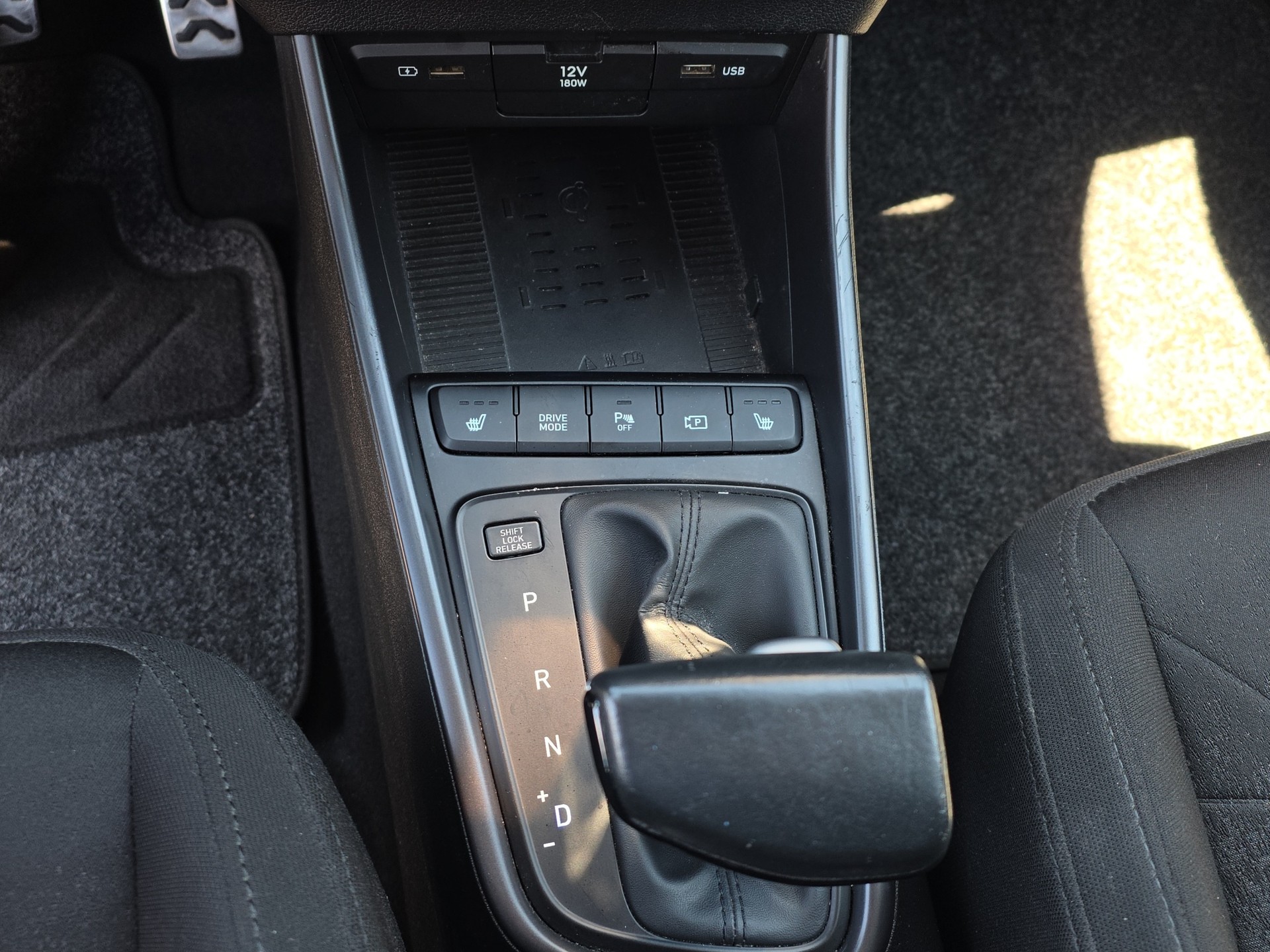 HYUNDAI Bayon 1.0 T-GDi 120 Amplia-image-12