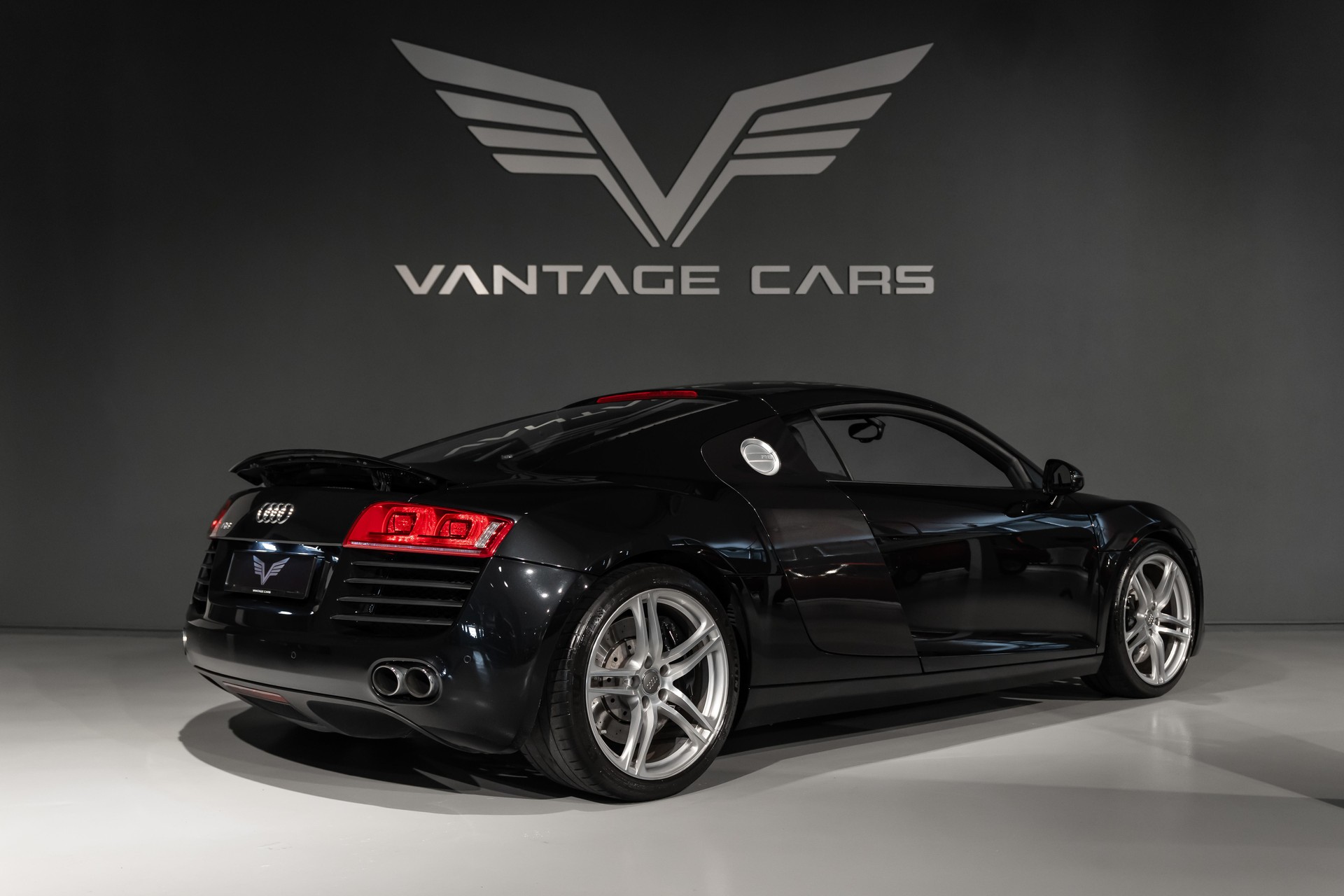 AUDI R8 Coupé 4.2 FSI V8 quattro R-Tronic-showroom-element-2