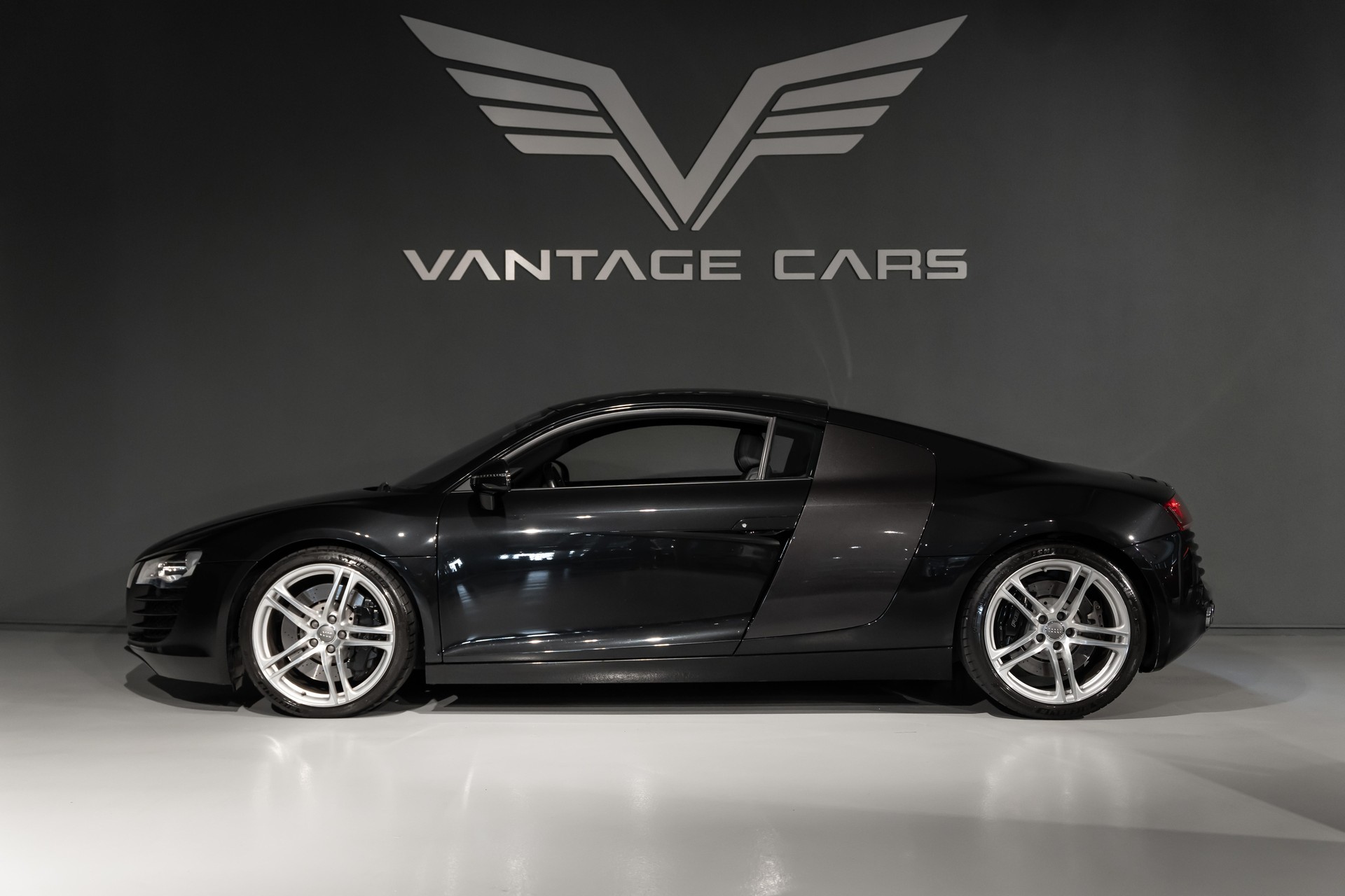 AUDI R8 Coupé 4.2 FSI V8 quattro R-Tronic-showroom-element-1
