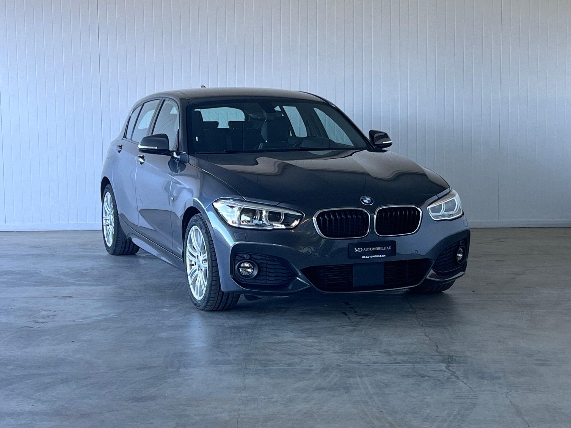 BMW 120d xDrive M Sport-showroom-element-2