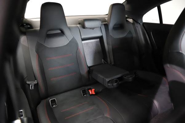 MERCEDES-BENZ CLA 180 7G-DCT-image-10