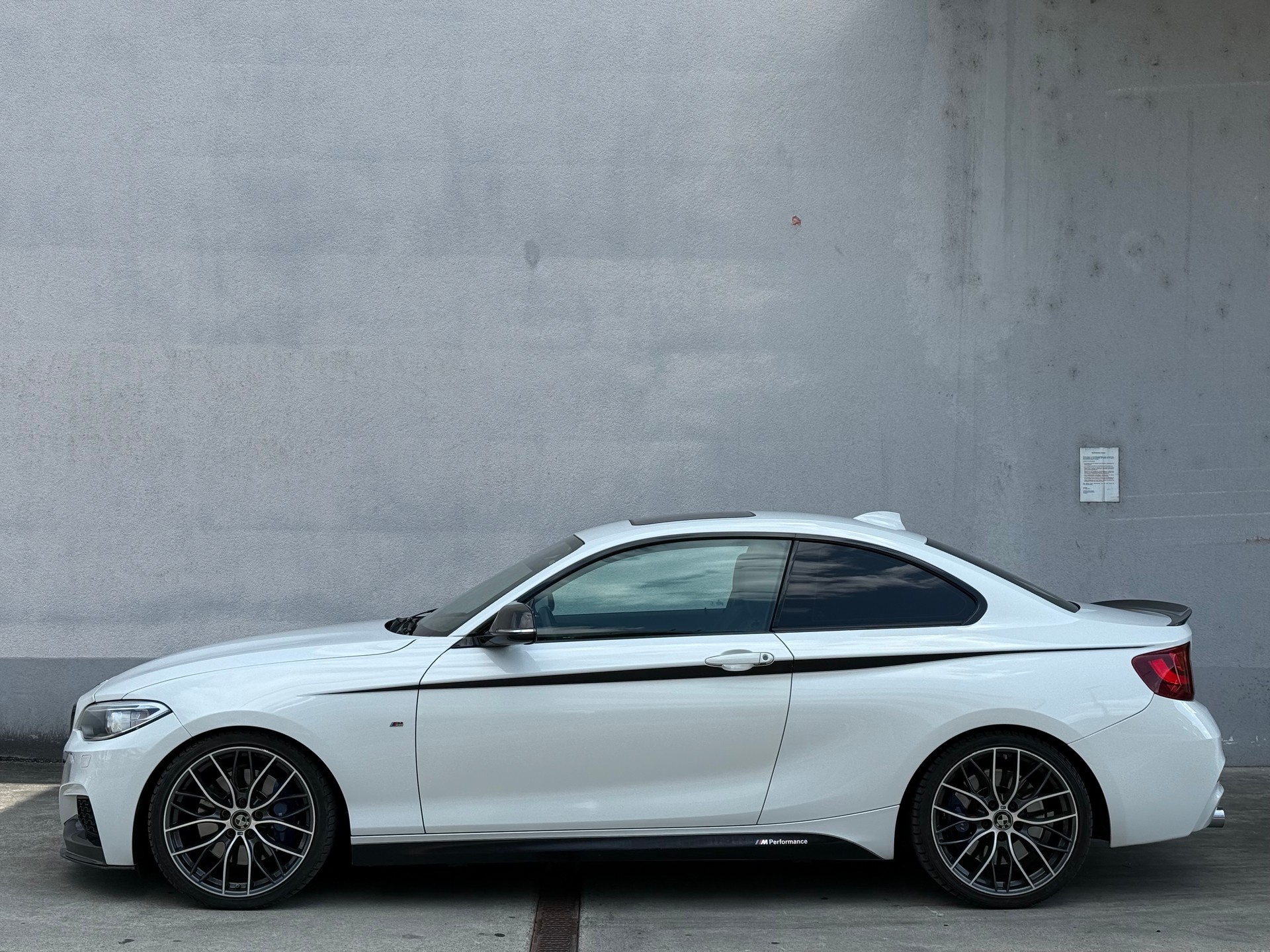BMW M235i xDrive Steptronic-showroom-element-1