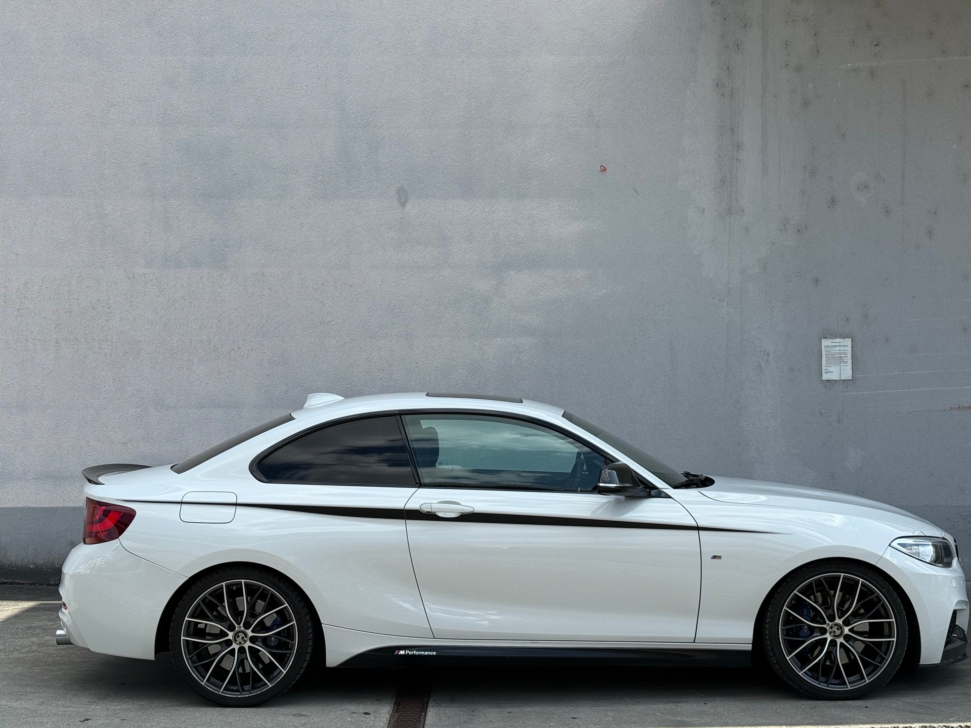 BMW M235i xDrive Steptronic-image-5