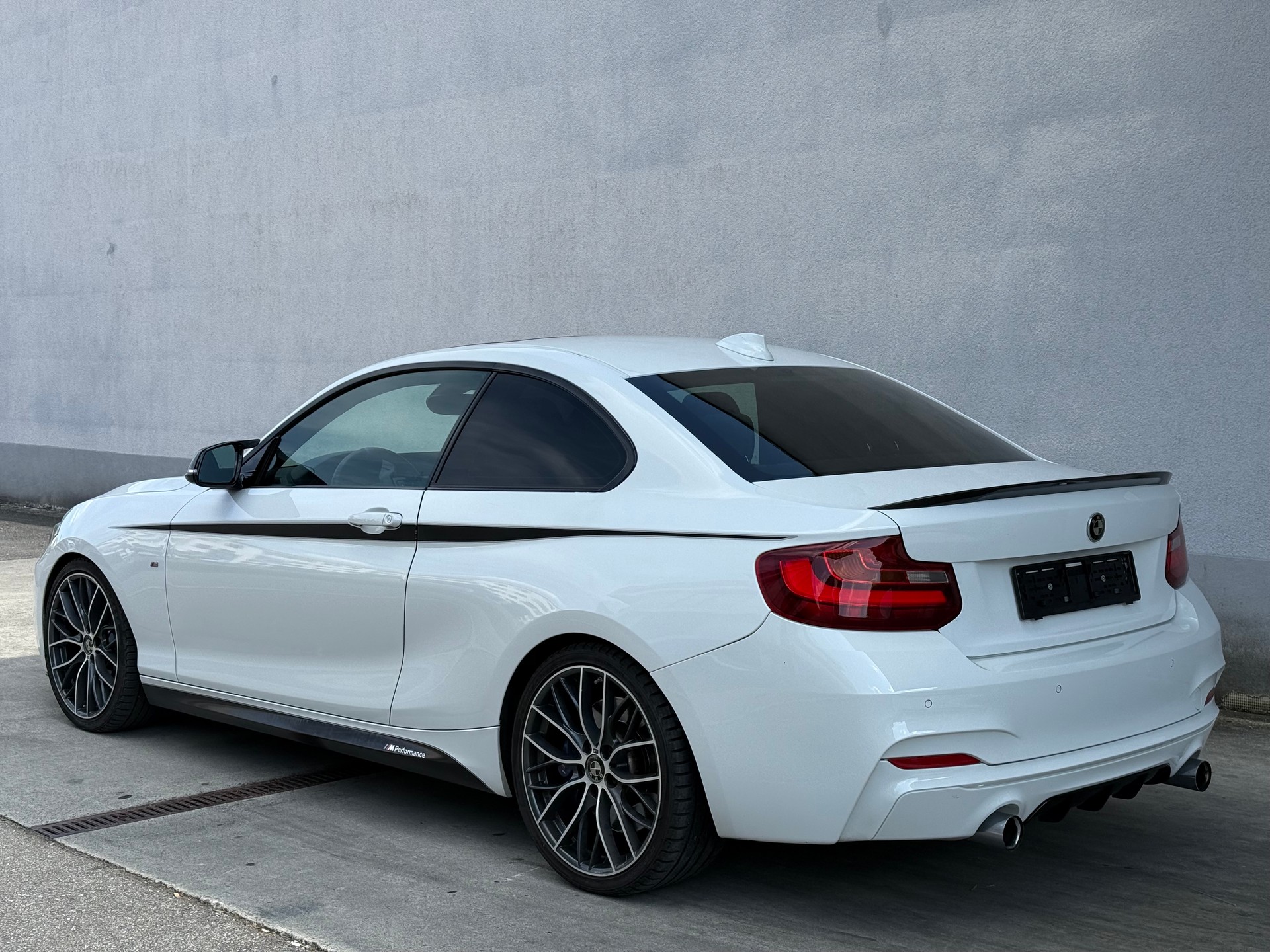 BMW M235i xDrive Steptronic-showroom-element-2