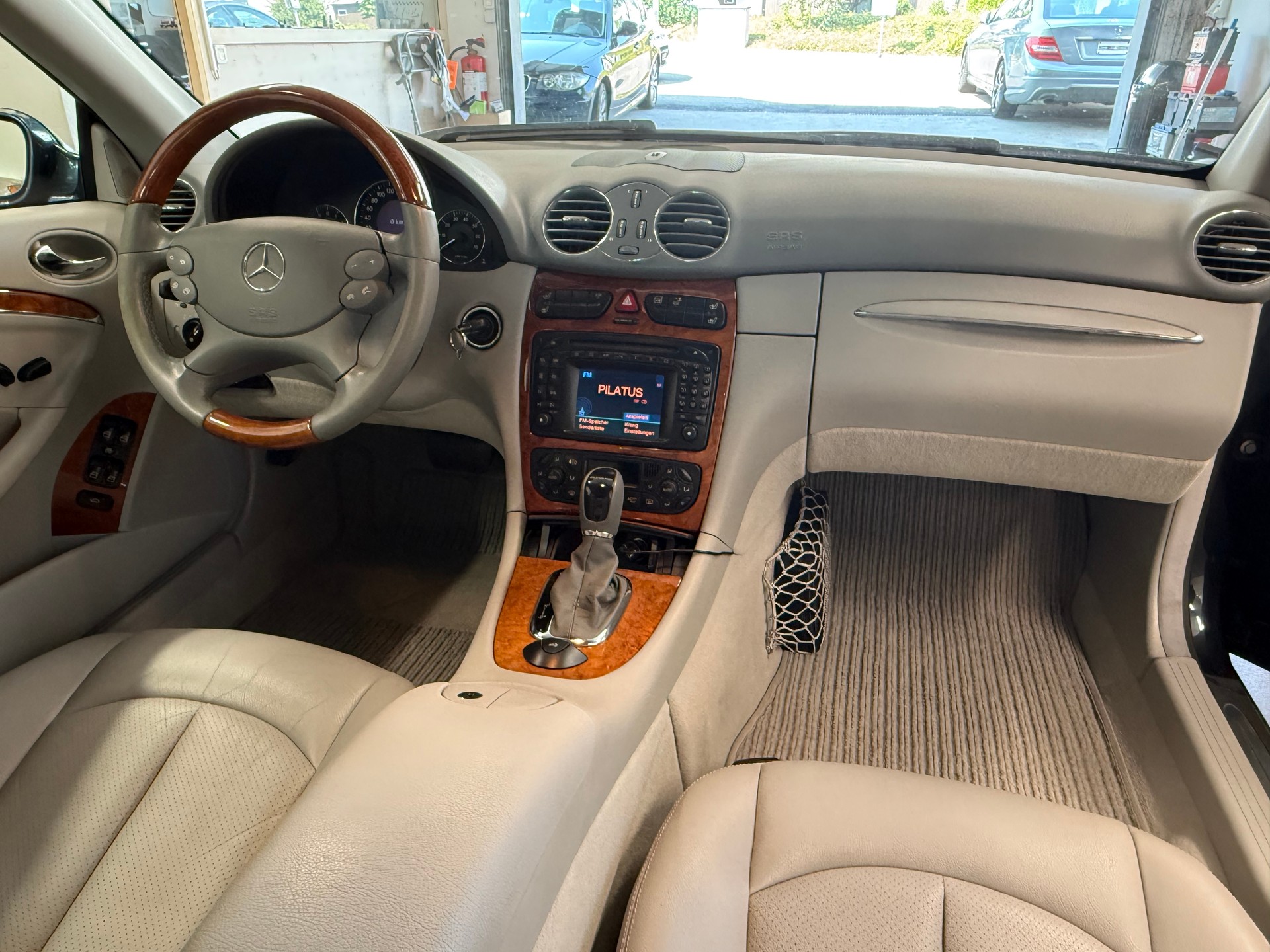 MERCEDES-BENZ CLK 320 Elégance Automatic-image-11