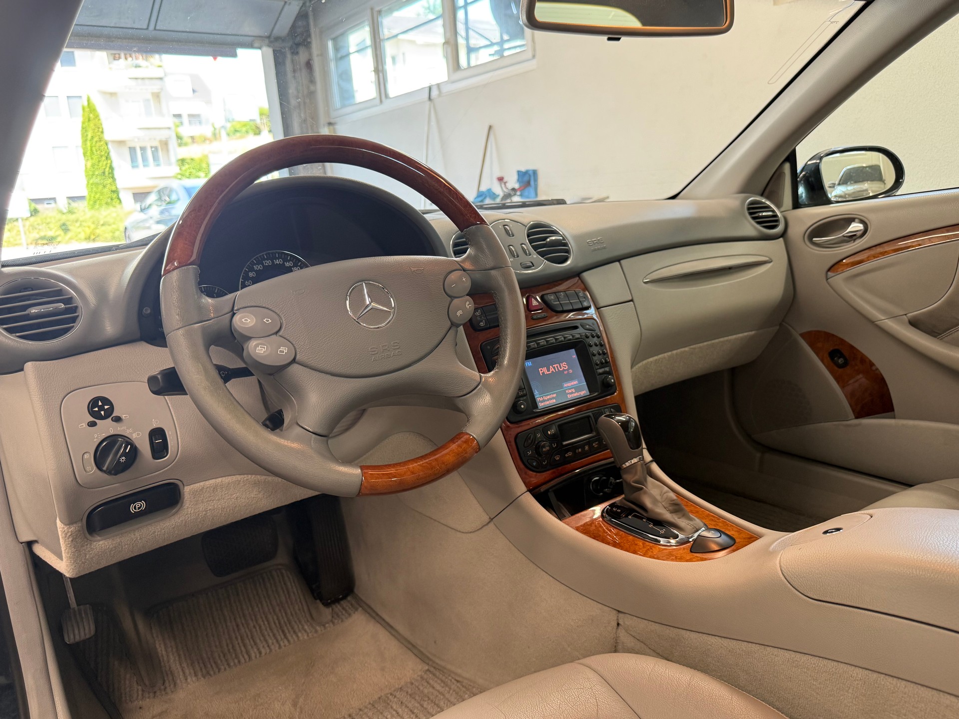 MERCEDES-BENZ CLK 320 Elégance Automatic-image-10
