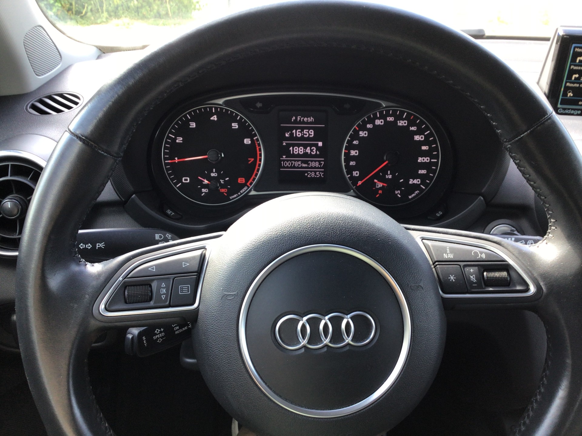 AUDI A1 Sportback 1.0 TFSI-image-9