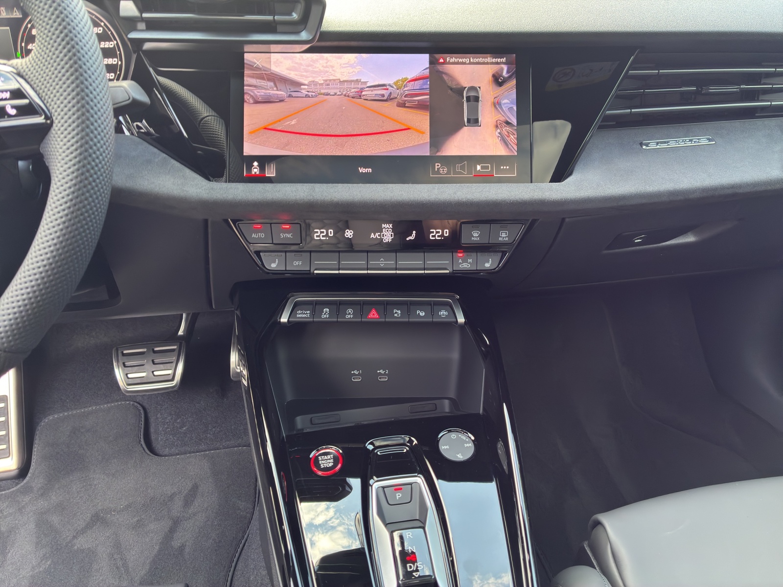 AUDI RS3 Limousine 2.5 TSI quattro S-tronic-image-10