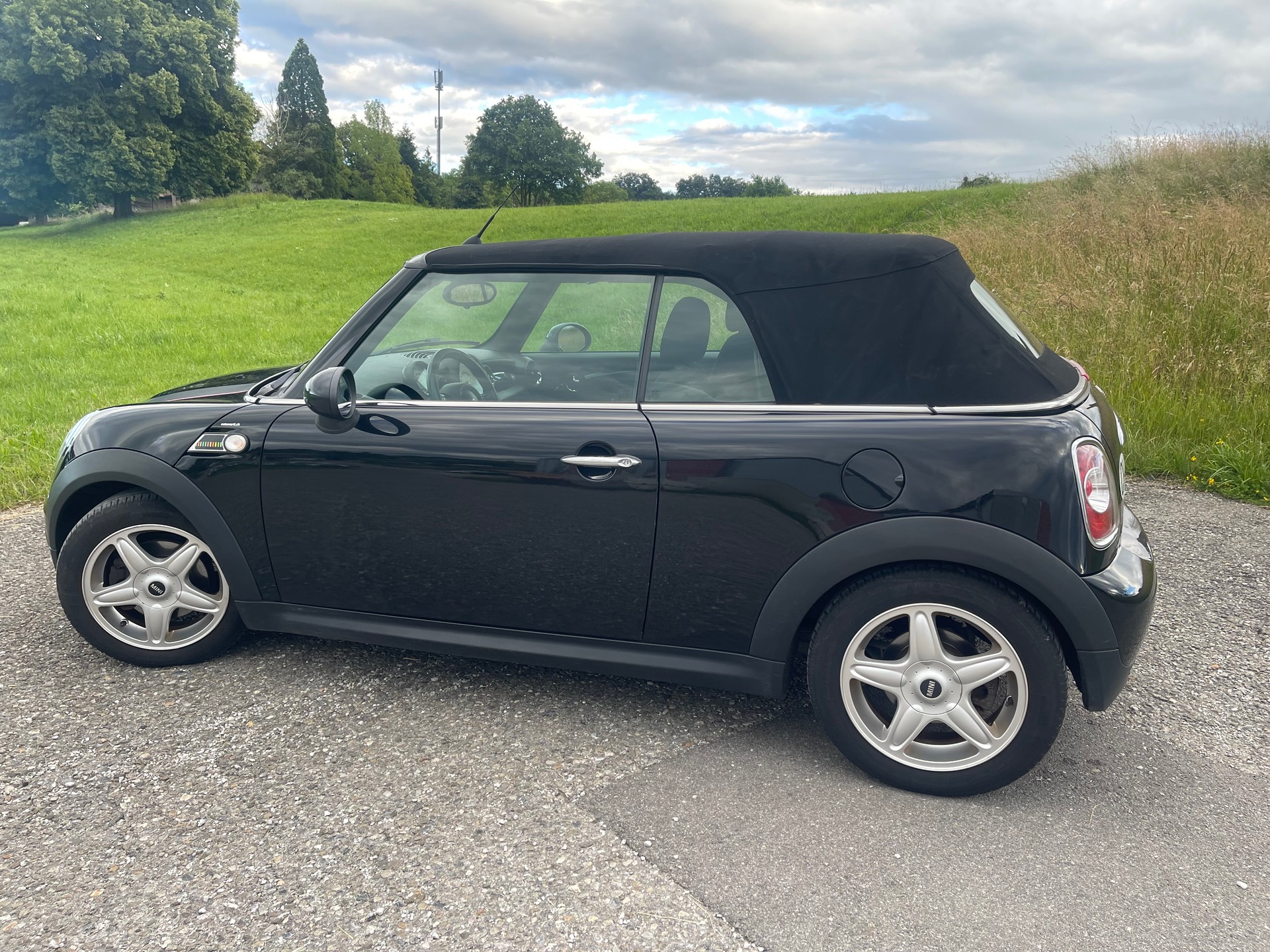 MINI One Cabriolet-image-8