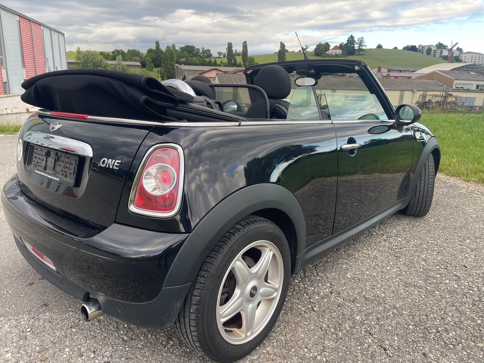 MINI One Cabriolet-image-4