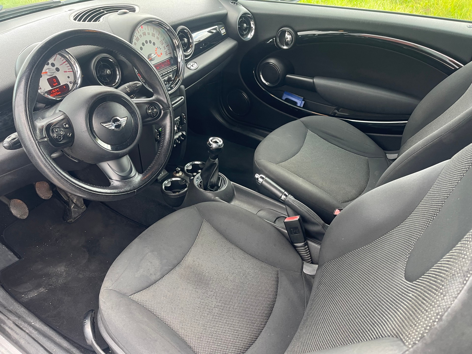 MINI One Cabriolet-image-6