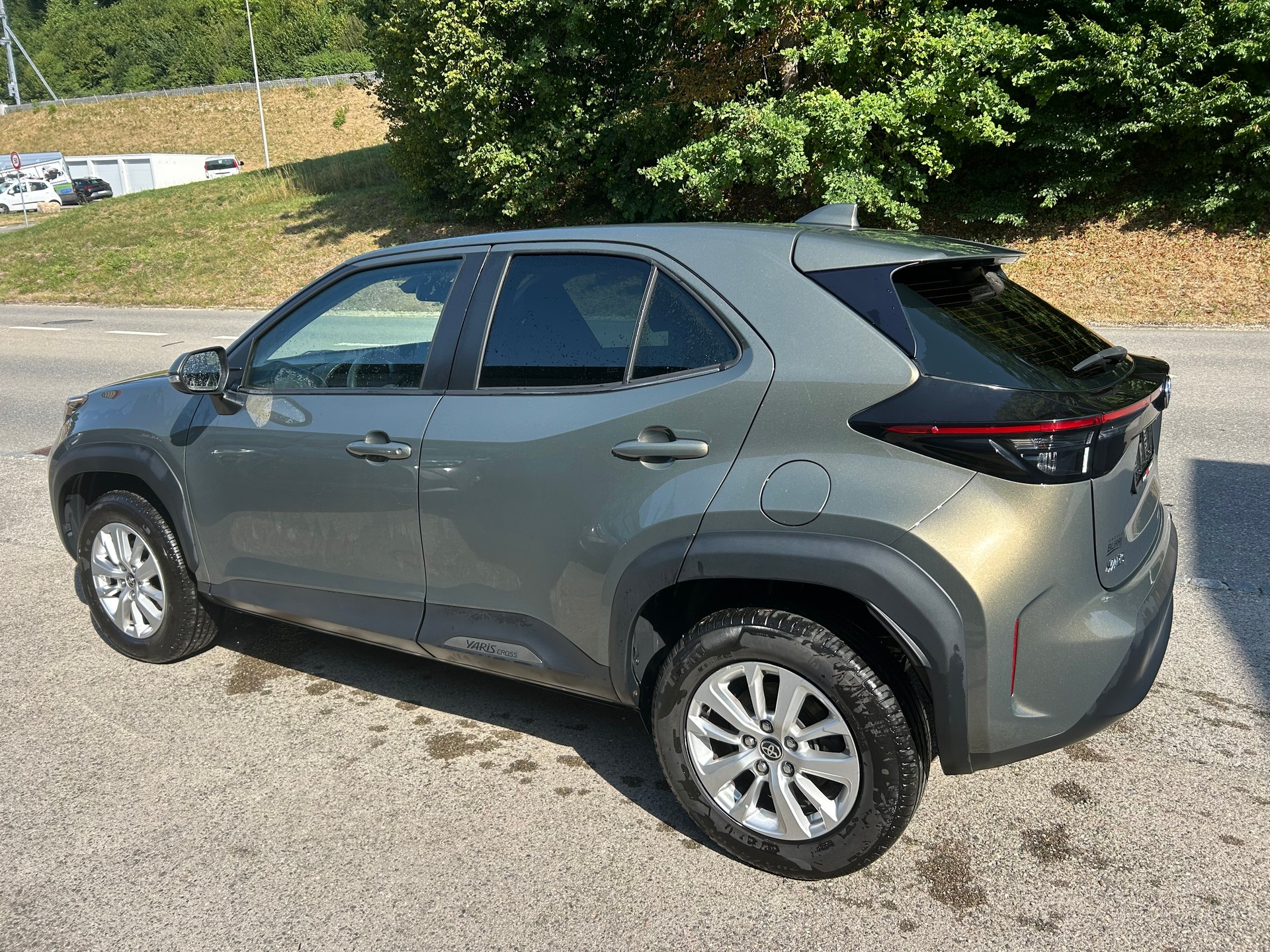 TOYOTA Yaris Cross 1.5 Comfort e-CVT AWDi-image-4