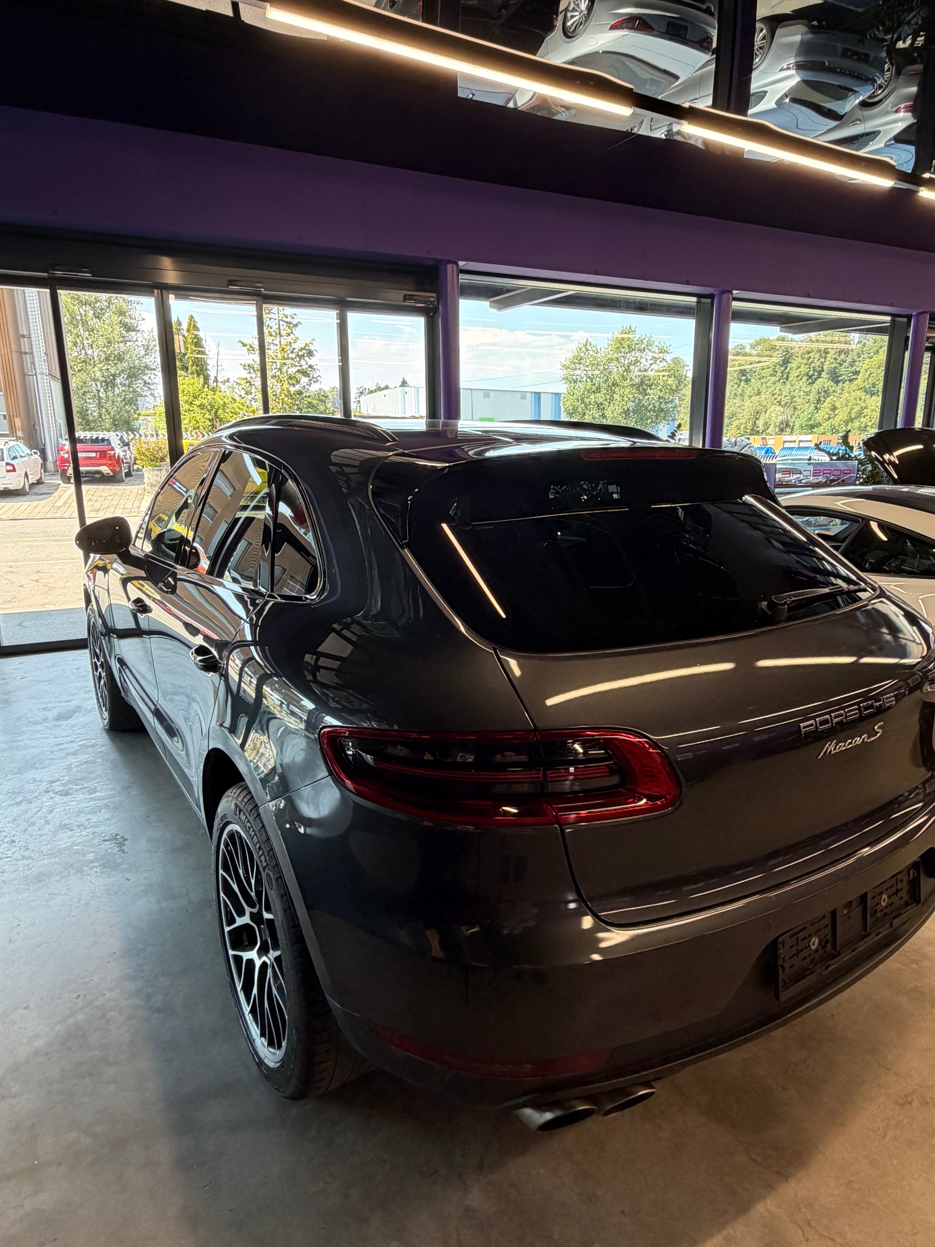PORSCHE Macan S PDK-showroom-element-3