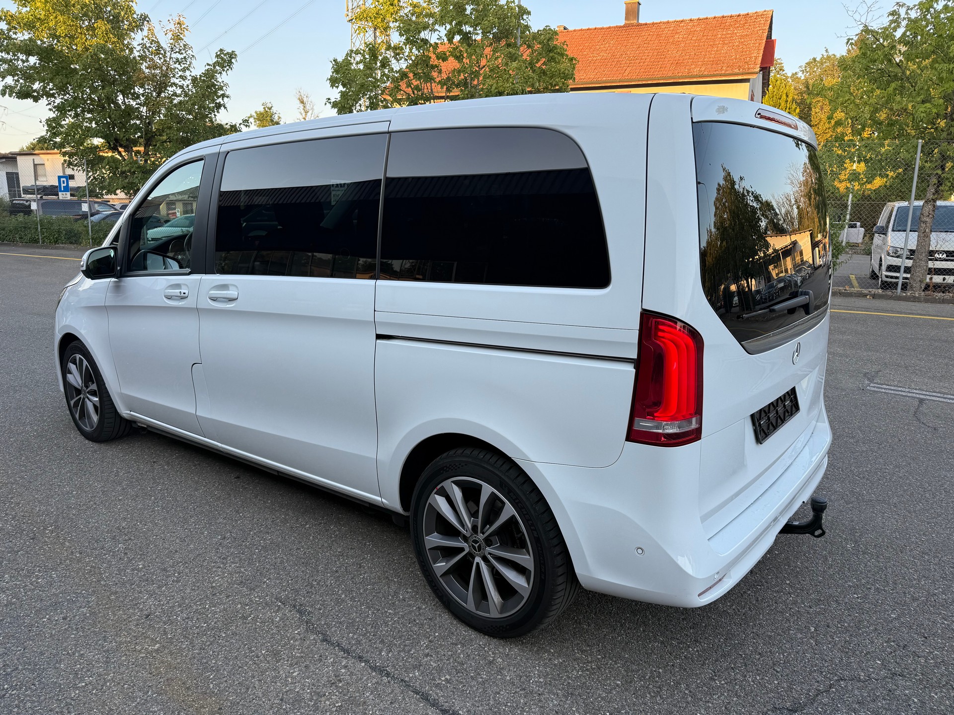 MERCEDES-BENZ V 220 d kompakt 9G-Tronic 6 Plätze-image-3