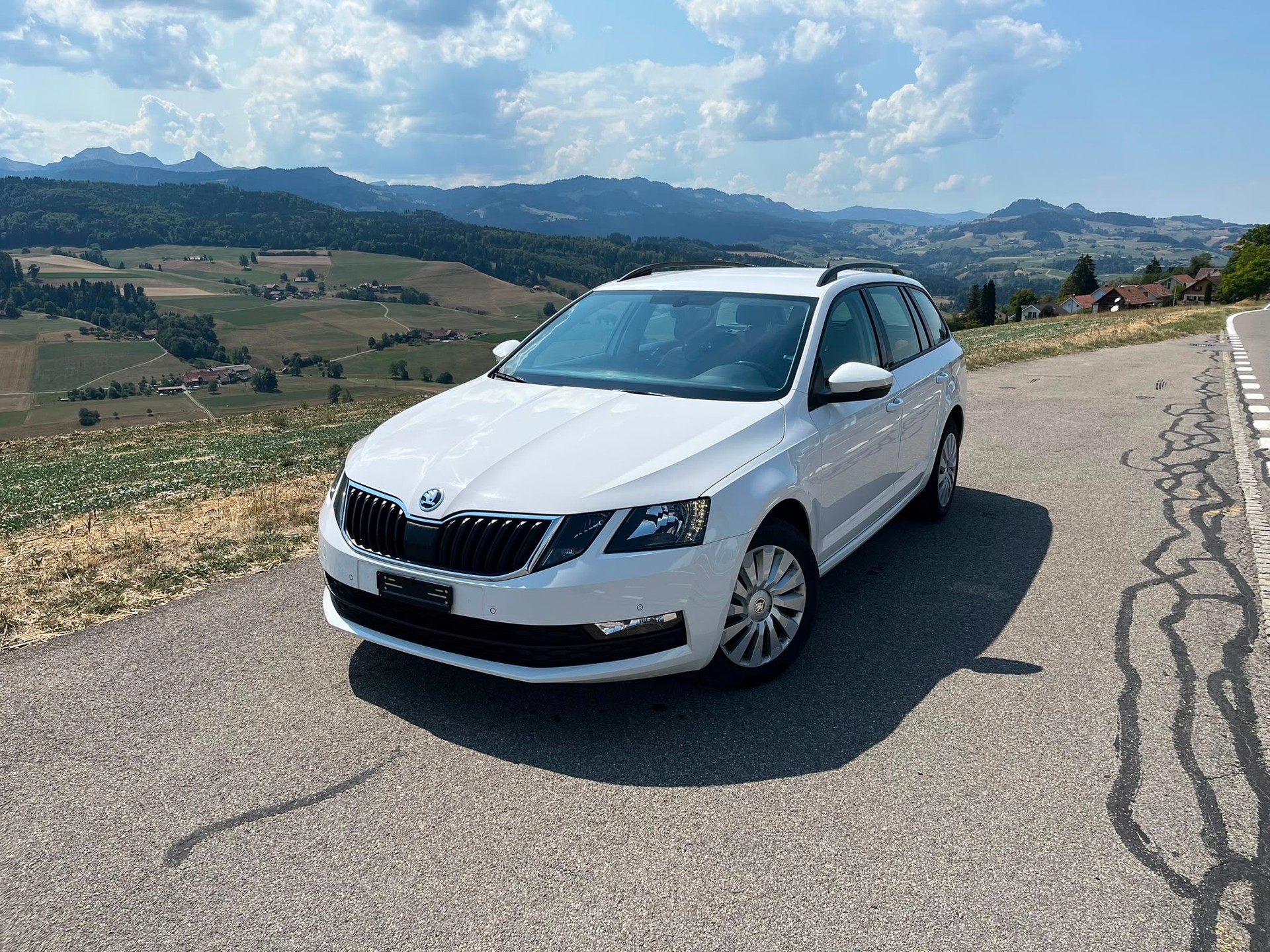 SKODA Octavia Combi 2.0 TDI Ambition 4x4 DSG-image-1