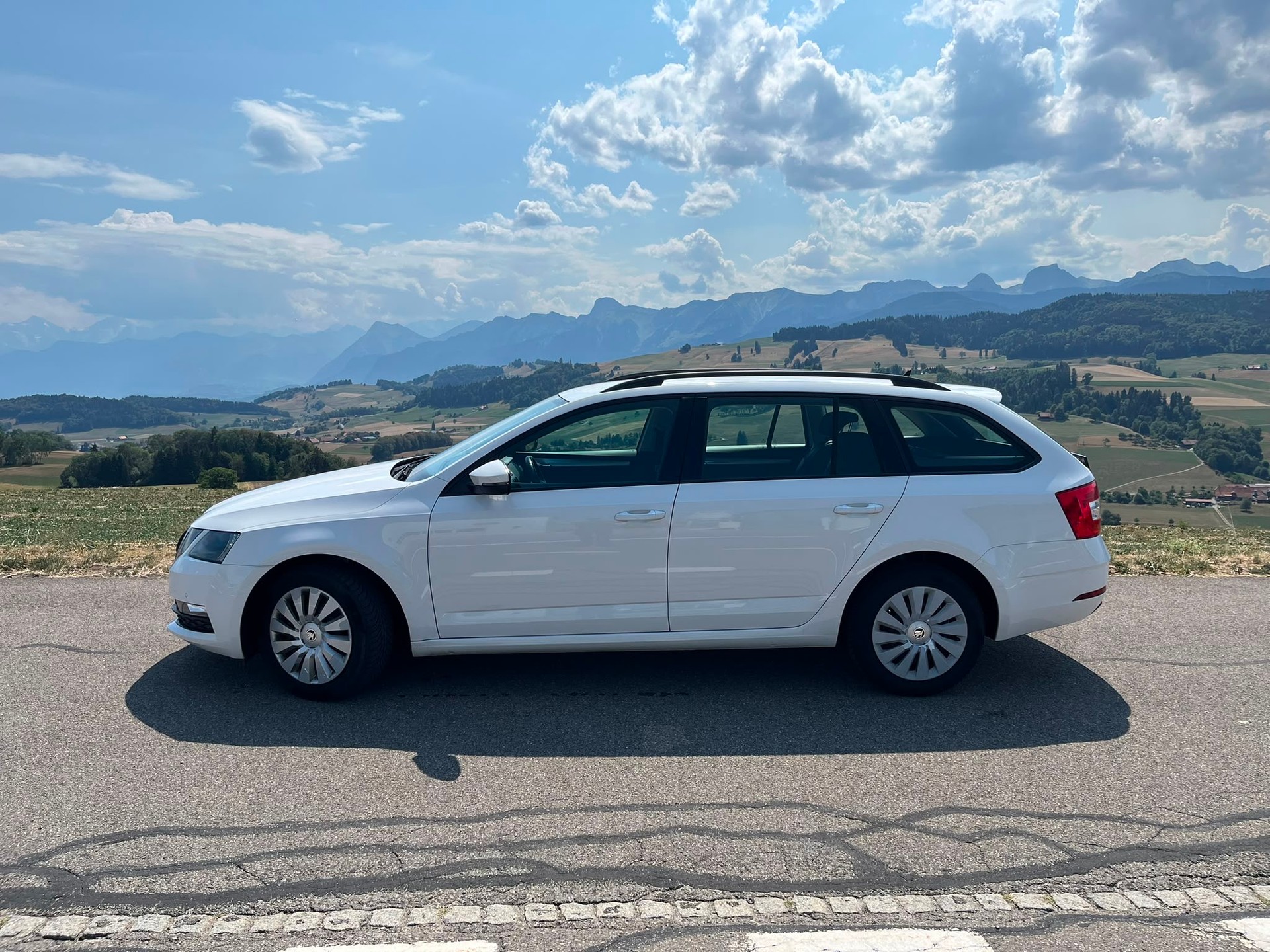 SKODA Octavia Combi 2.0 TDI Ambition 4x4 DSG-image-2