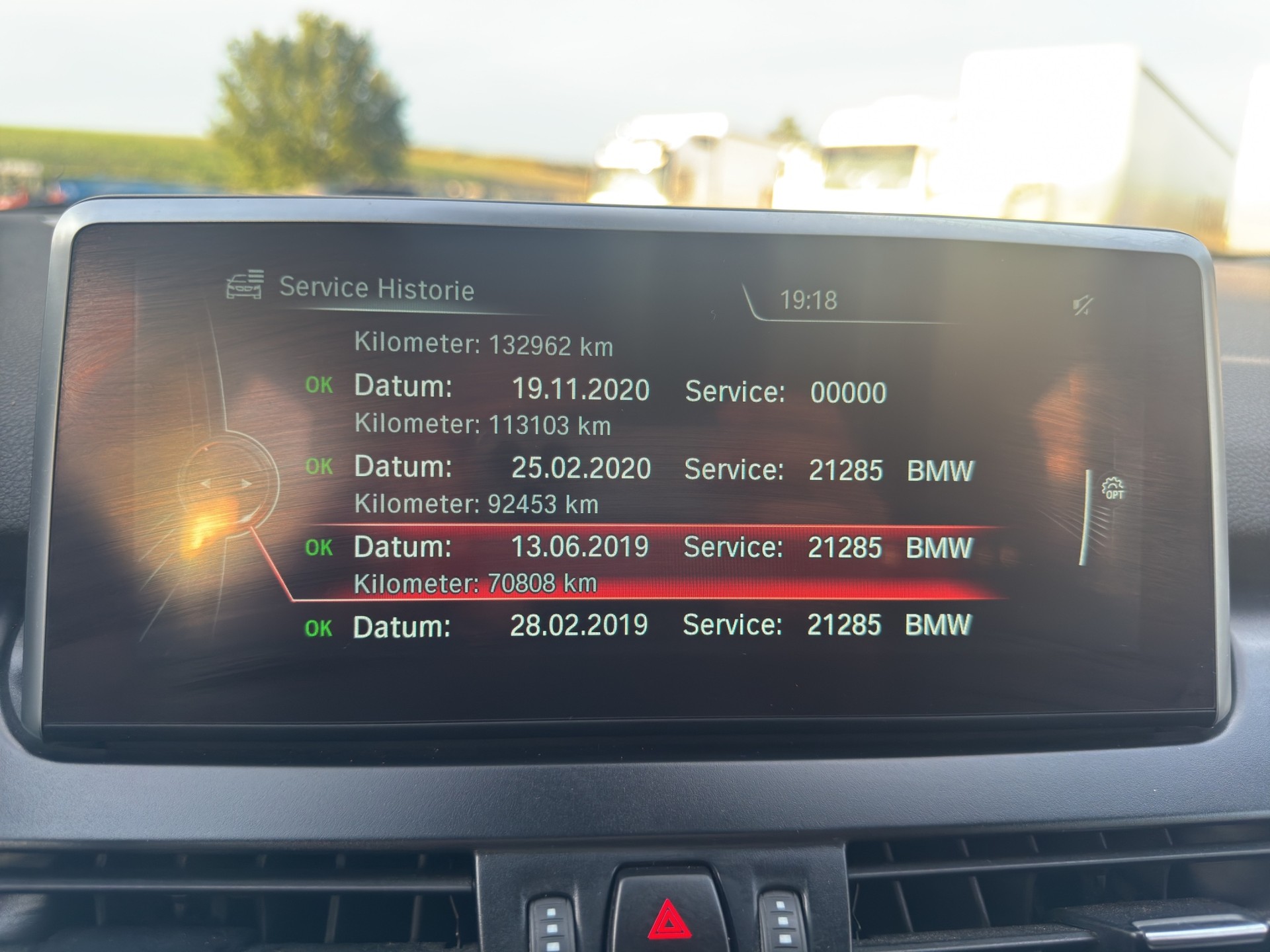 BMW 220d xDrive Active Tourer Steptronic-image-17