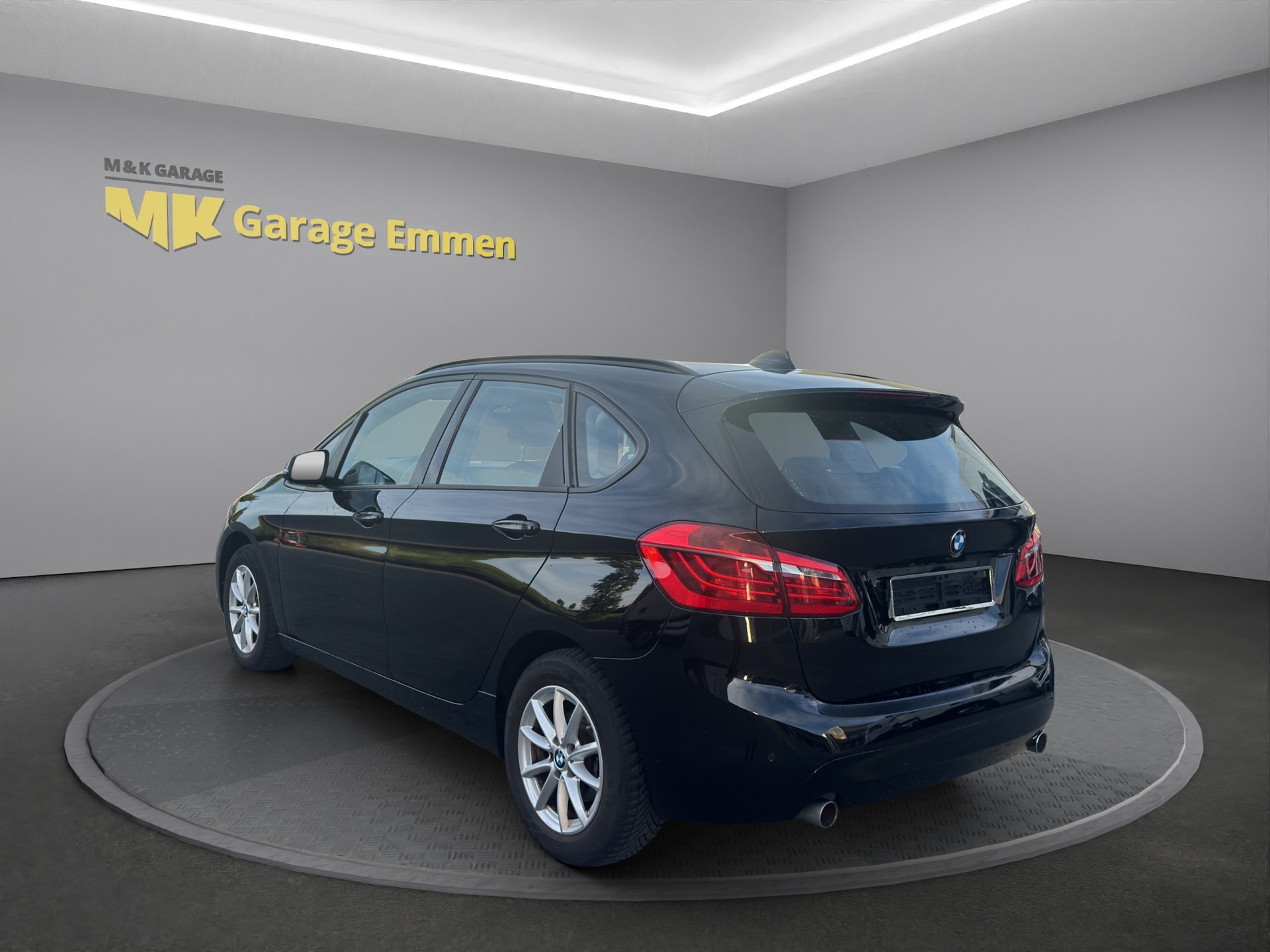BMW 220d xDrive Active Tourer Steptronic-showroom-element-2