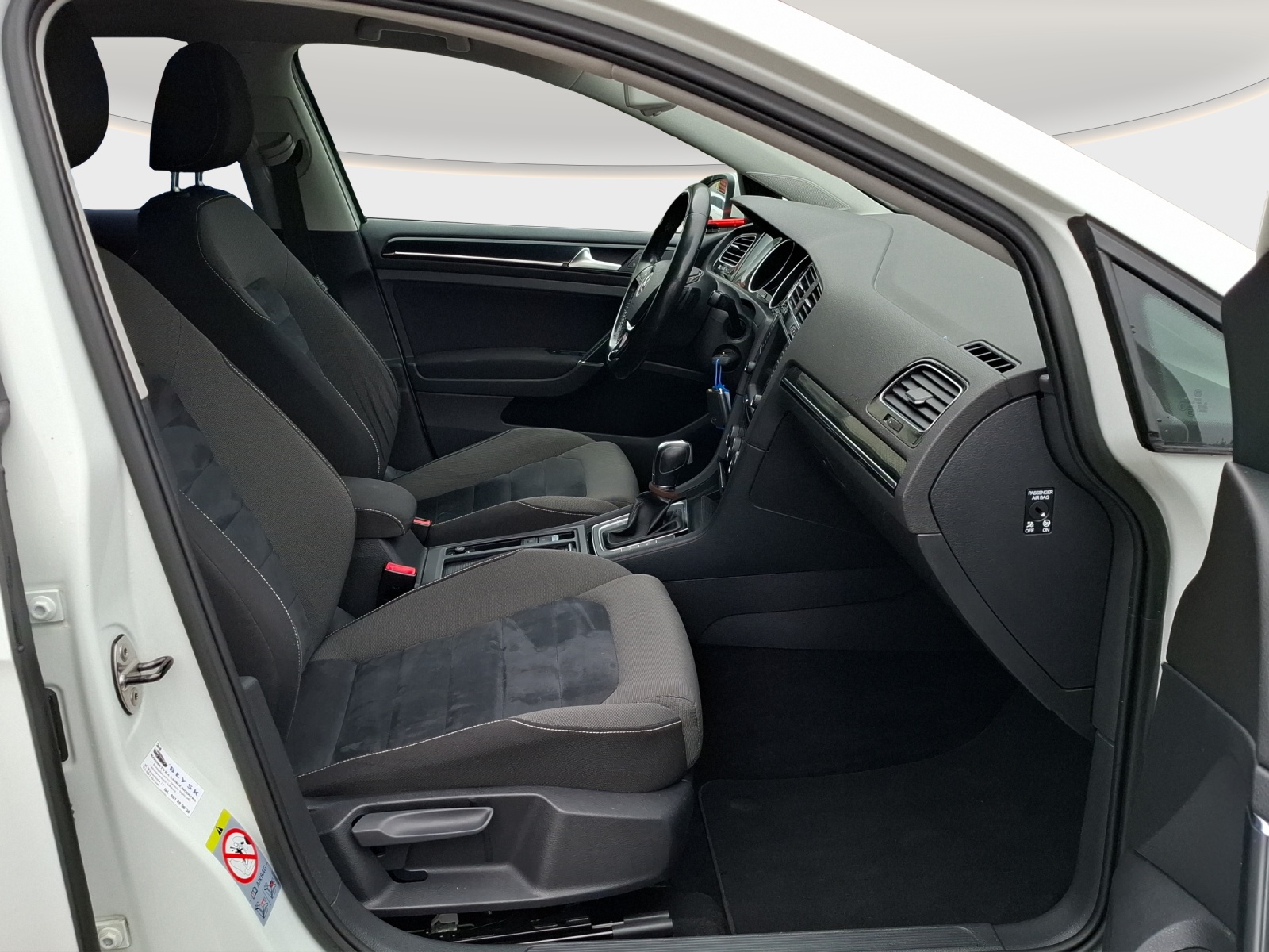 VW Golf 1.4 TSI Highline DSG // MFK 27.08.2026 // 8-fach Aluminiumbereift-image-9