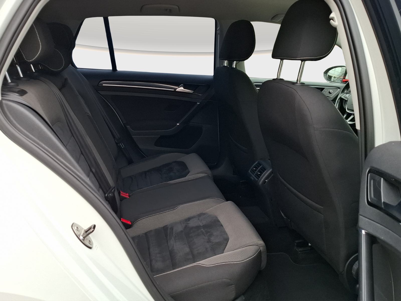 VW Golf 1.4 TSI Highline DSG // MFK 27.08.2026 // 8-fach Aluminiumbereift-image-10