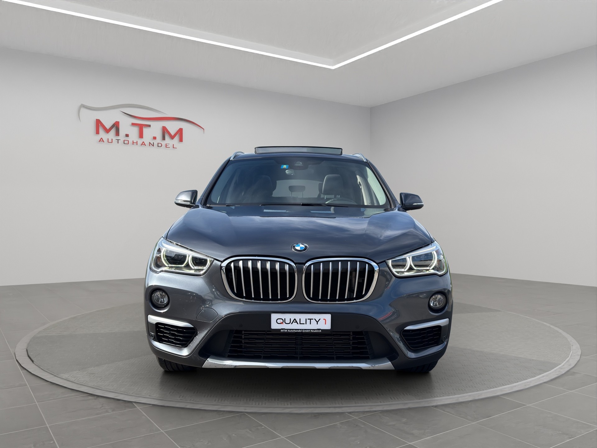 BMW X1 xDrive 20i xLine Steptronic-showroom-element-2