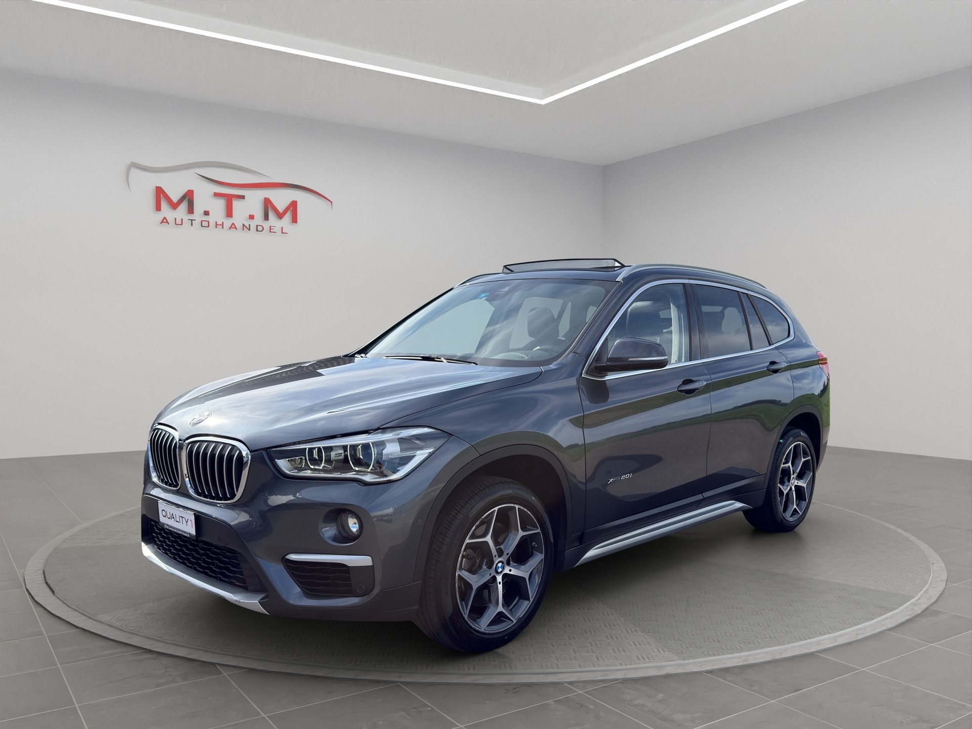 BMW X1 xDrive 20i xLine Steptronic-showroom-element-3