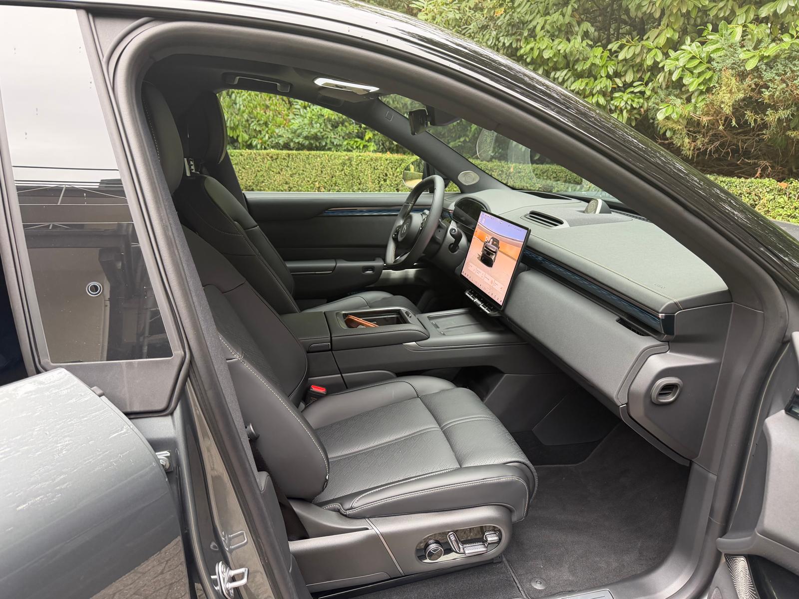 ZEEKR Privilege AWD-image-2