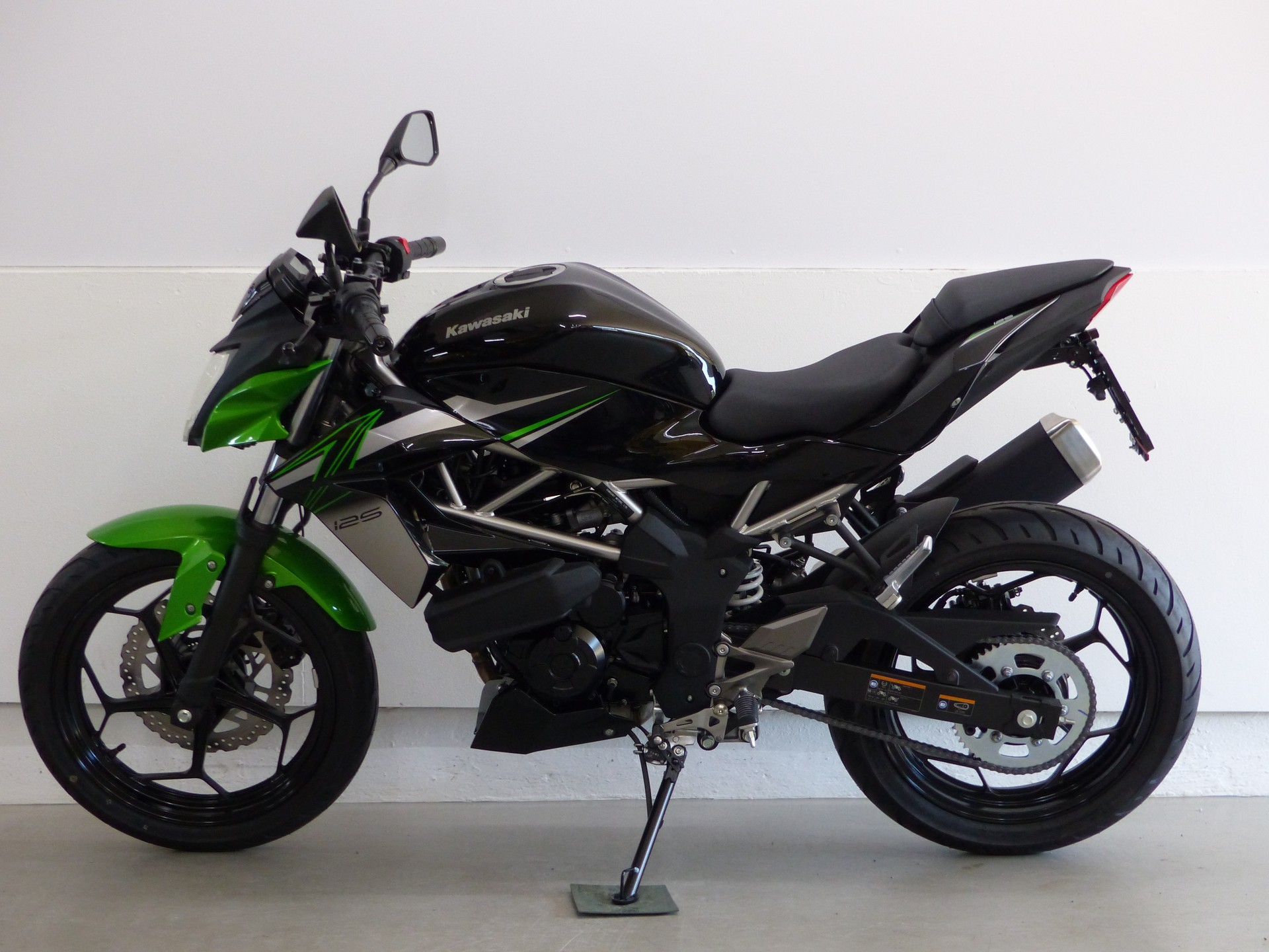 KAWASAKI Z 125 ABS mit Zubehör-image-10