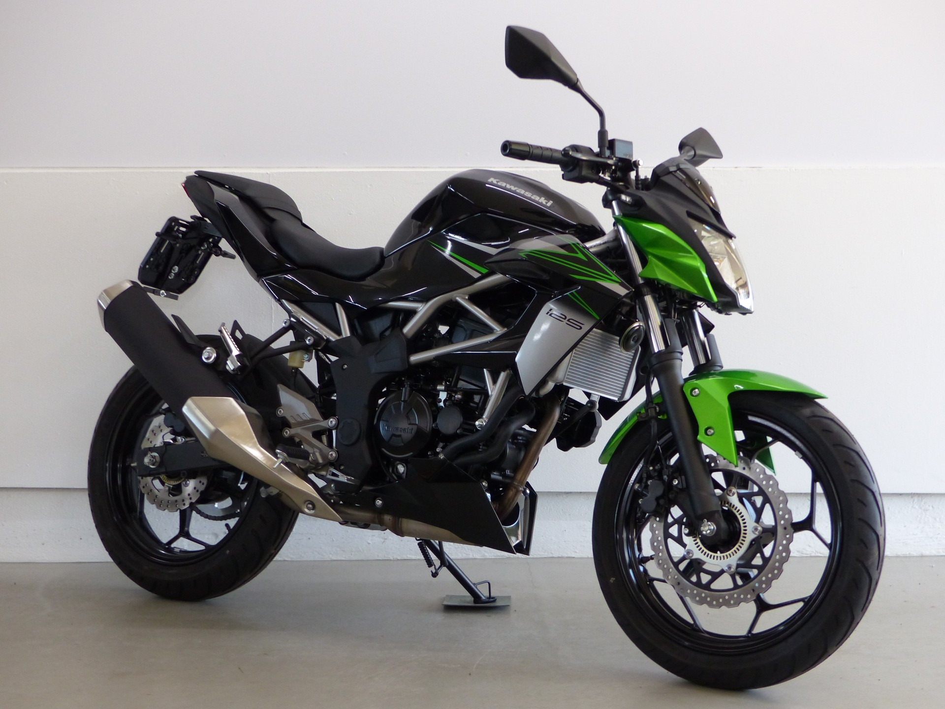 KAWASAKI Z 125 ABS mit Zubehör-image-8