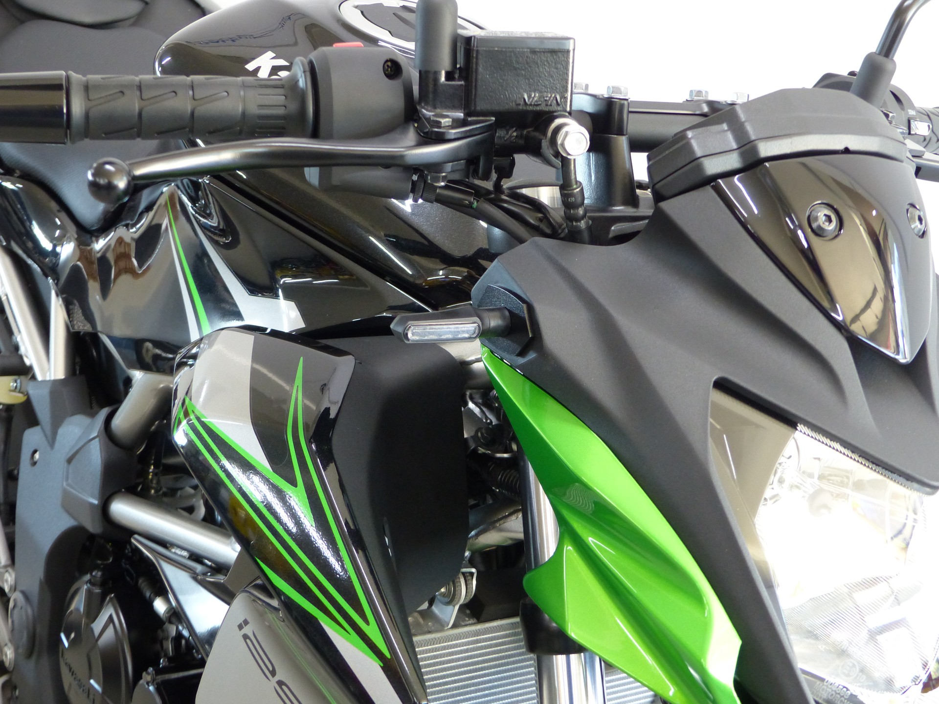 KAWASAKI Z 125 ABS mit Zubehör-image-9