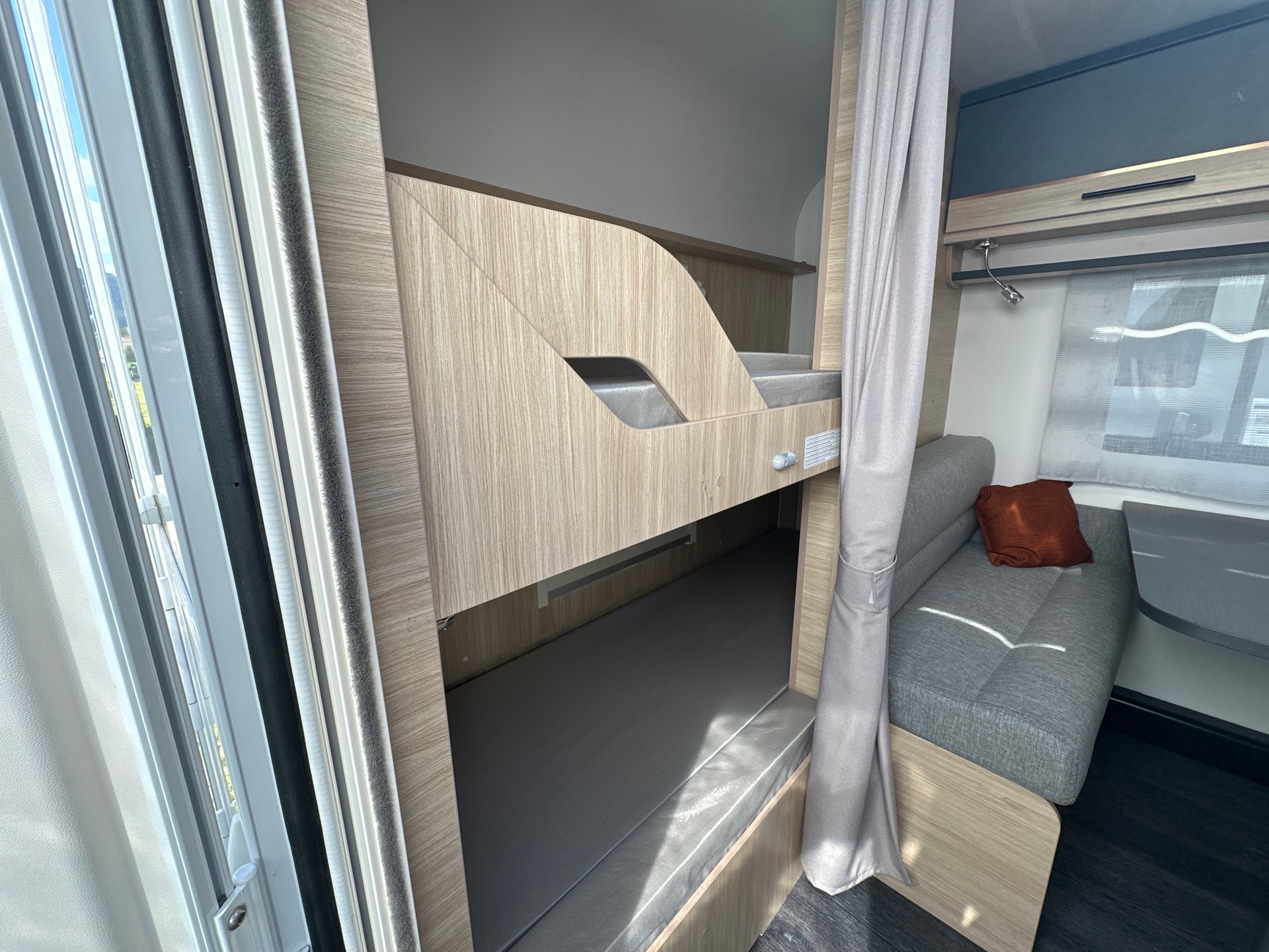 CARAVELAIR Alba 426 Style-image-11