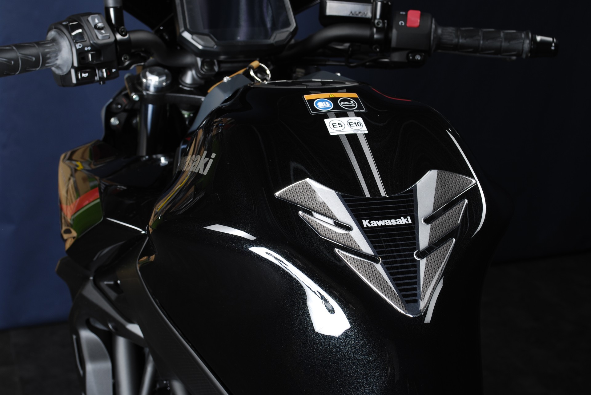 KAWASAKI Z 650 MY25 SPORT-image-12