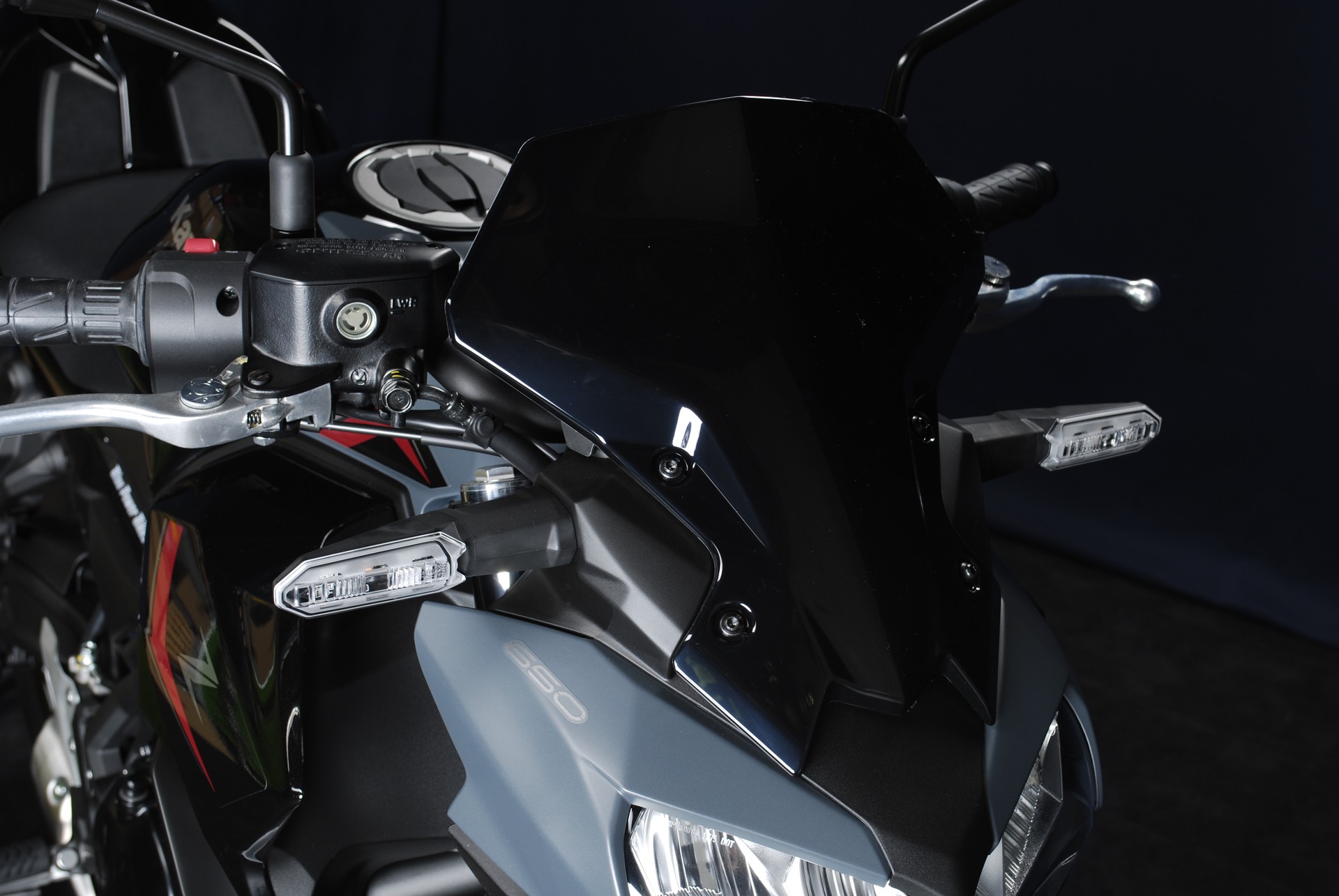 KAWASAKI Z 650 MY25 SPORT-image-6