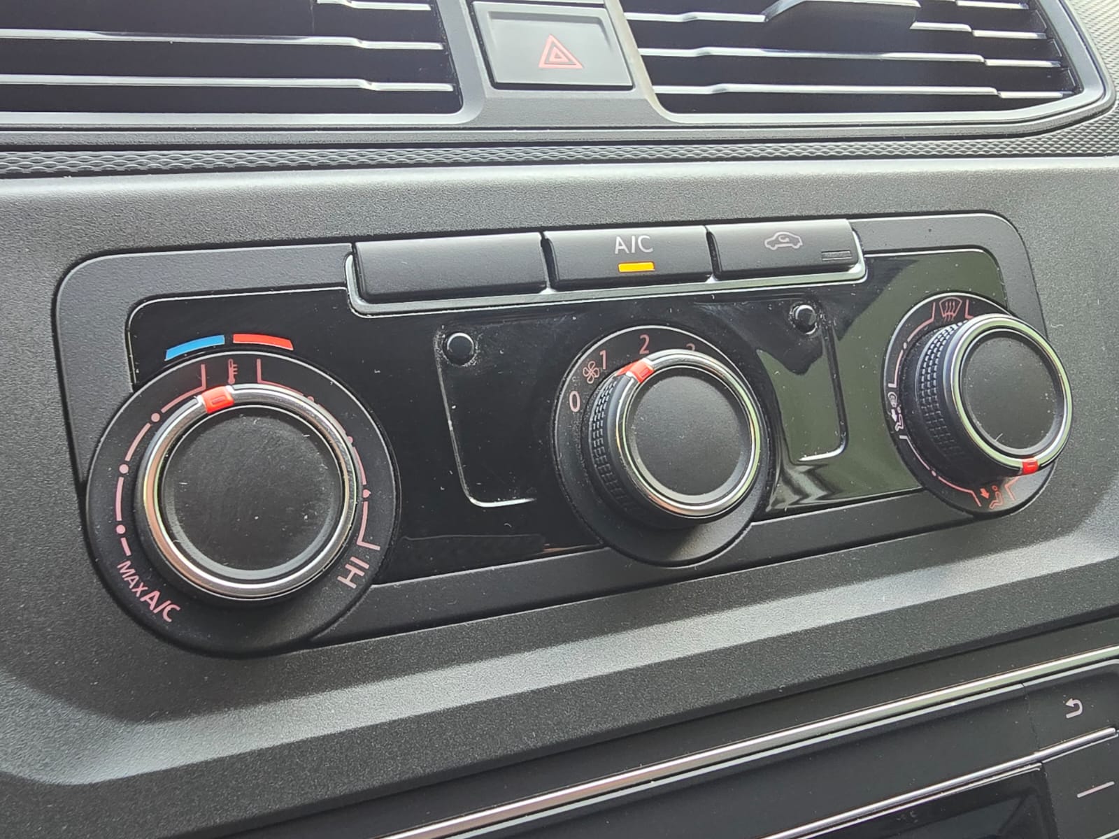 VW Caddy 2.0TDI BlueMotion Technology-image-18
