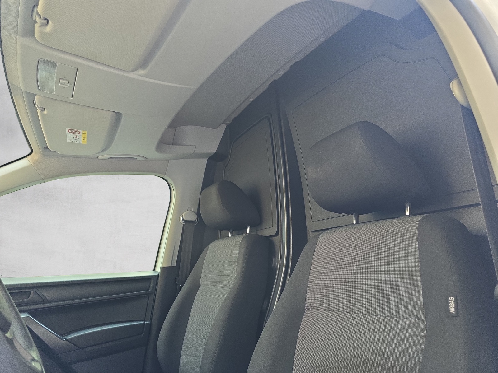 VW Caddy 2.0TDI BlueMotion Technology-image-8